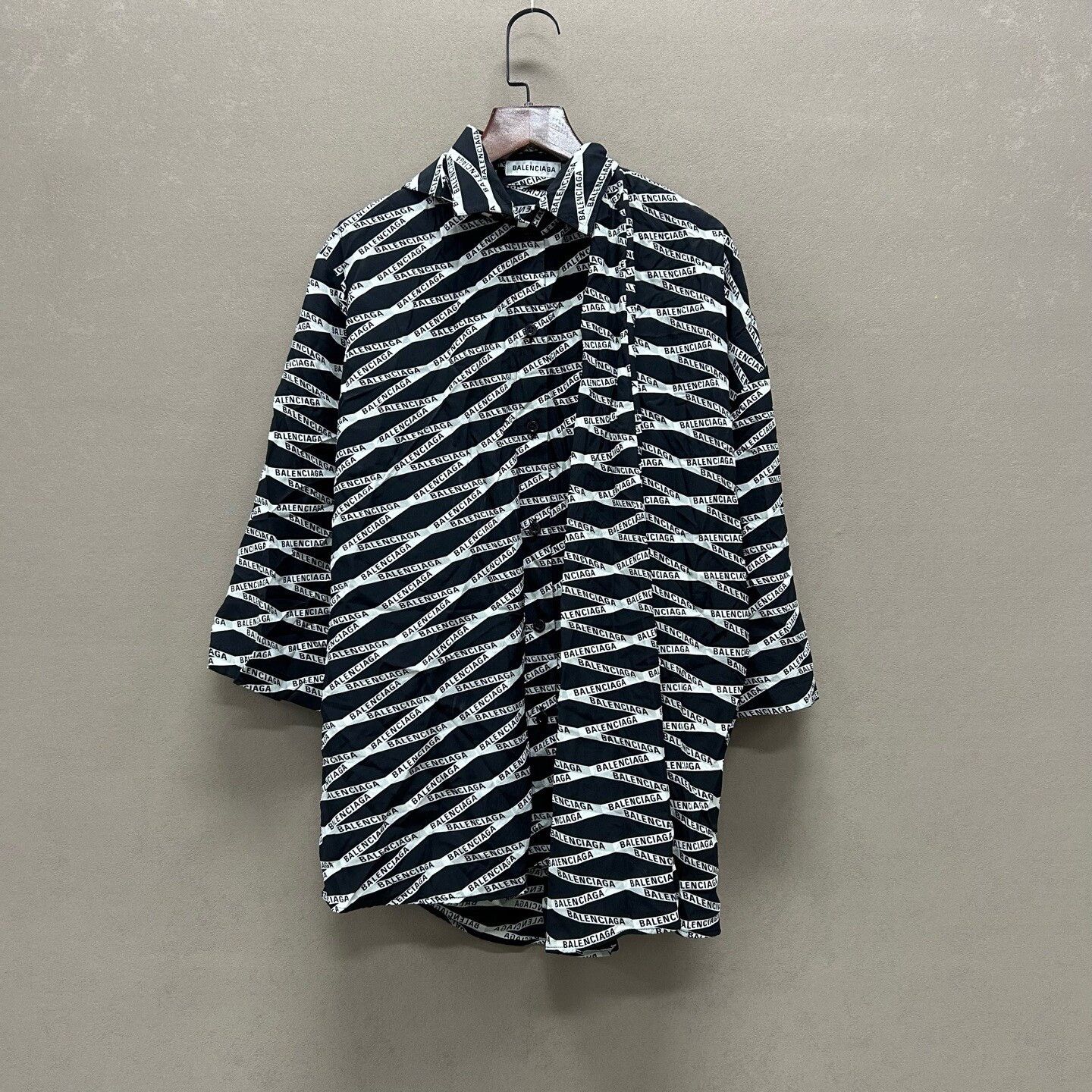 Balenciaga Balenciaga All-Over Print Shirt 34 Size XXS / US 00 / IT 34 - 1 Thumbnail