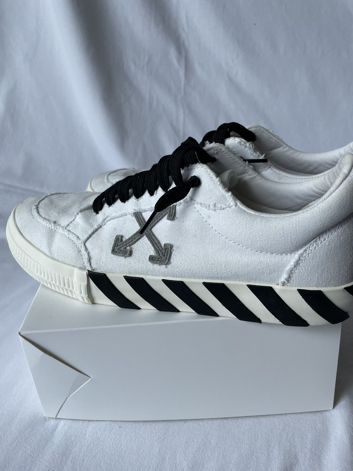 Off-White Off White Vulcanized Low sneakers Size US 10.5 / EU 43-44 - 7 Thumbnail