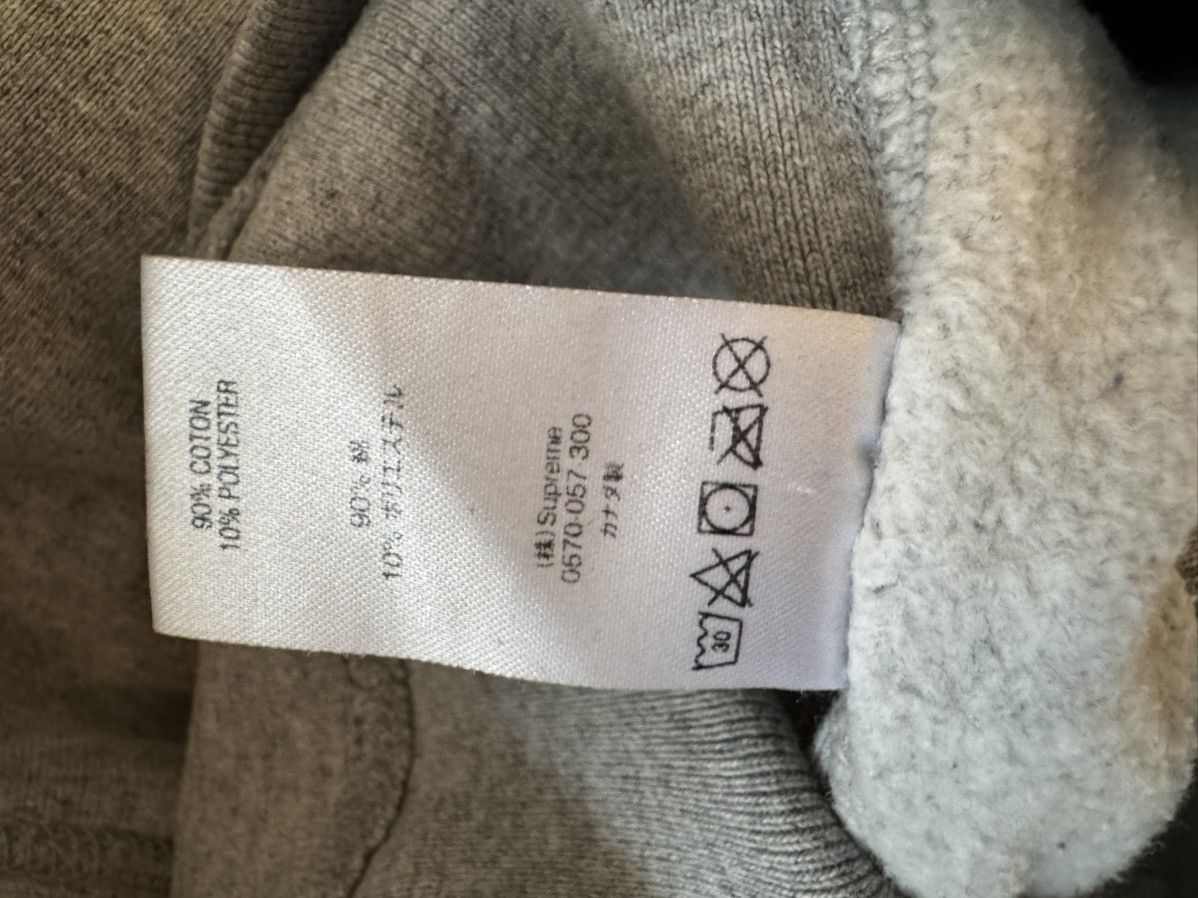 Supreme FW19 - Micro Logo Hoodie - Heather Grey Size US L / EU 52-54 / 3 - 11 Thumbnail