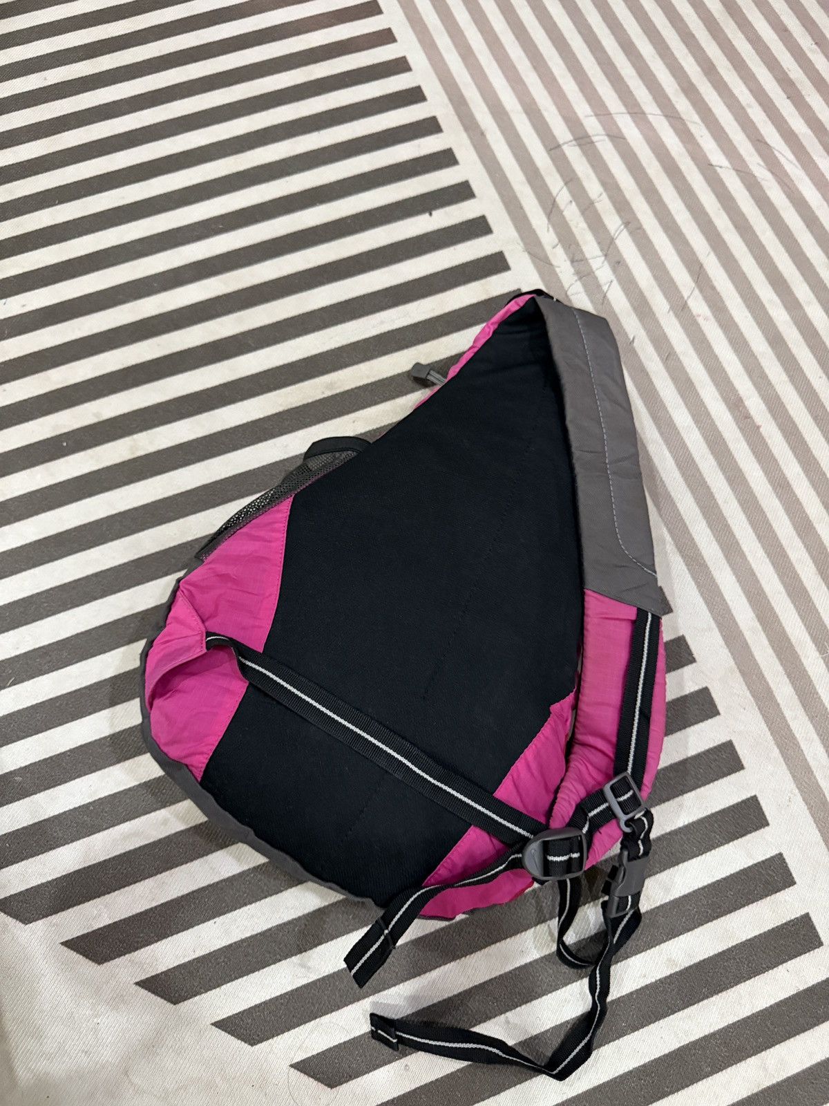 Nike 🔥🔥🔥ARCHIVE NIKE CROSSBODY BAG Size ONE SIZE - 6 Thumbnail