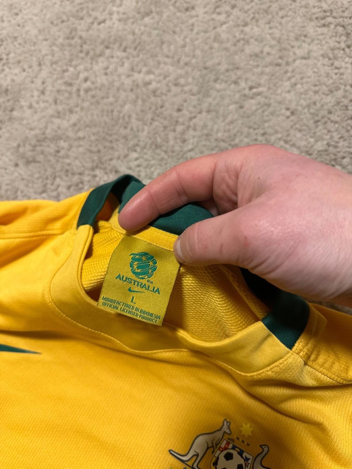 Nike AUSTRALIA 2008 2009 HOME FOOTBALL SHIRT SOCCER JERSEY NIKE Size US L / EU 52-54 / 3 - 5 Thumbnail