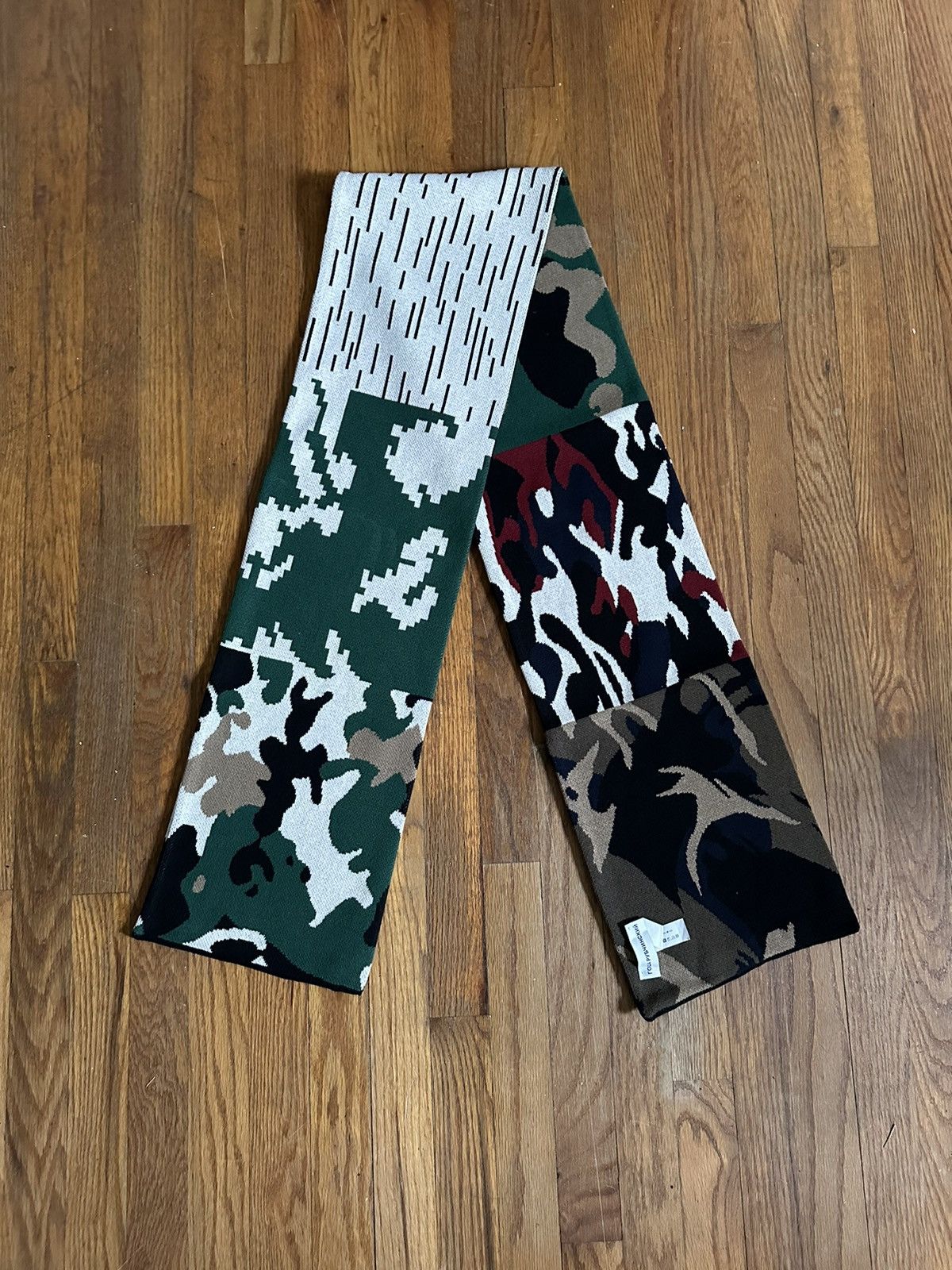 image of Gosha Rubchinskiy Gosha Rubchinksiy Scarf, Men's