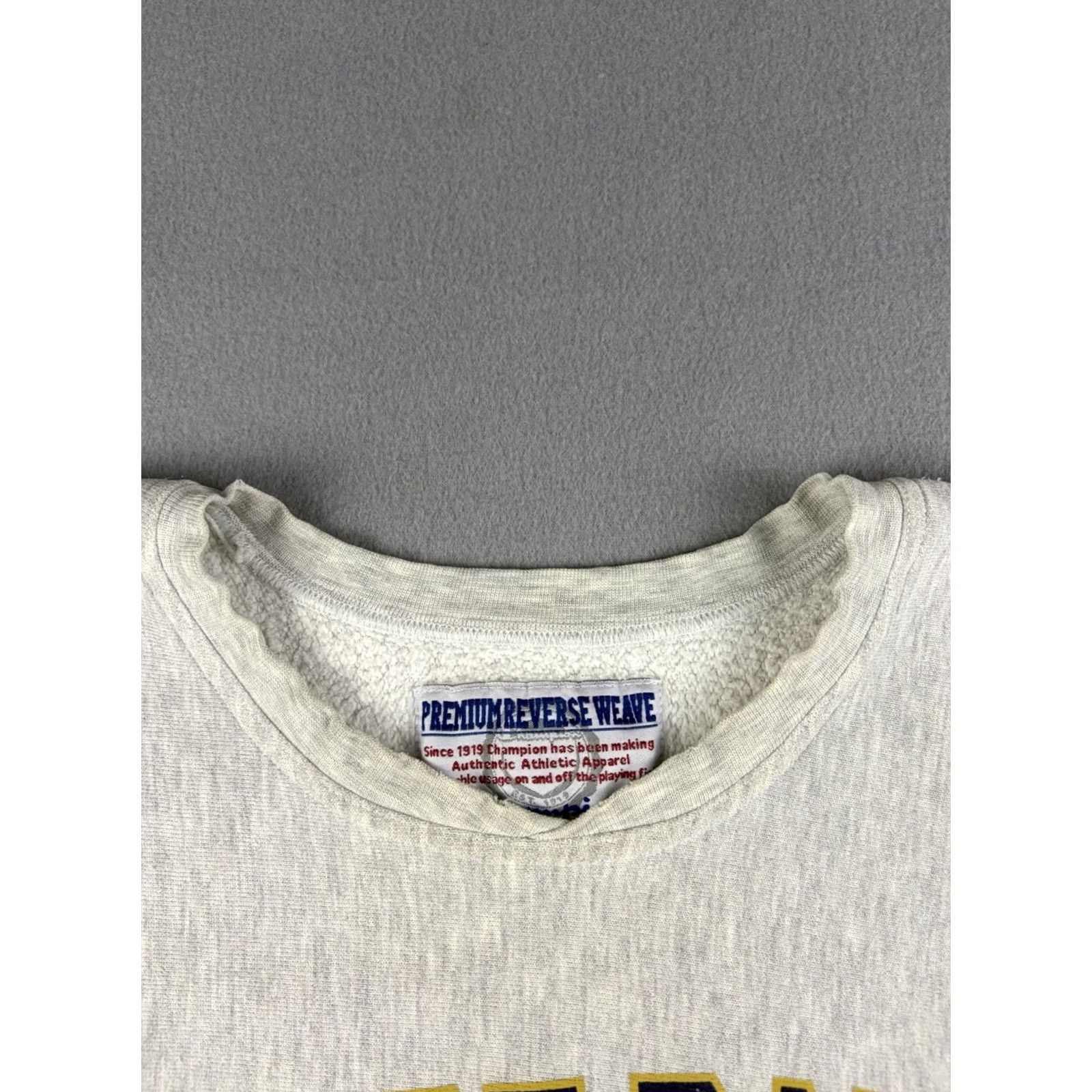 Champion VINTAGE Champion Reverse Weave Sweatshirt Notre Dame University V-Neck Gray XL Men Pullover Regular Size Size US XL / EU 56 / 4 - 3 Thumbnail