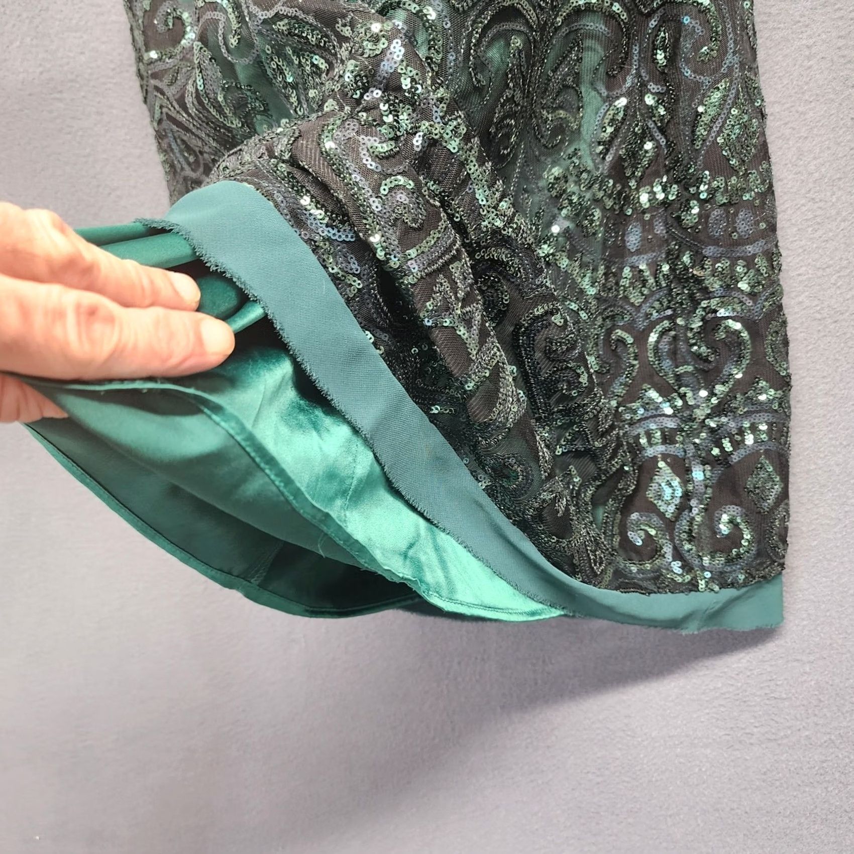 Vince Camuto Vince Camuto Womens Sequin Dress Green Size 4 Sheath Short Sleeve Knee Length Zip Holiday Evening Womens Size S / US 4 / IT 40 - 6 Thumbnail