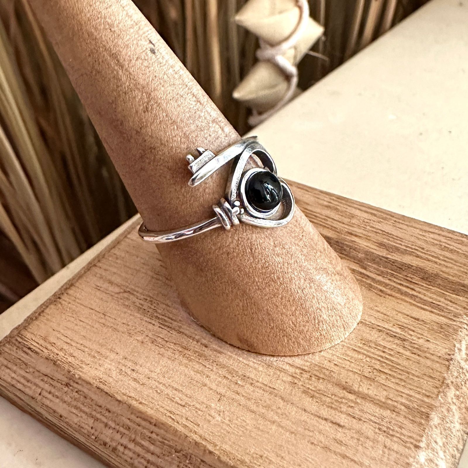 The Unbranded Brand Heart & Key Black Agate Sterling Silver Ring Size ONE SIZE - 3 Thumbnail
