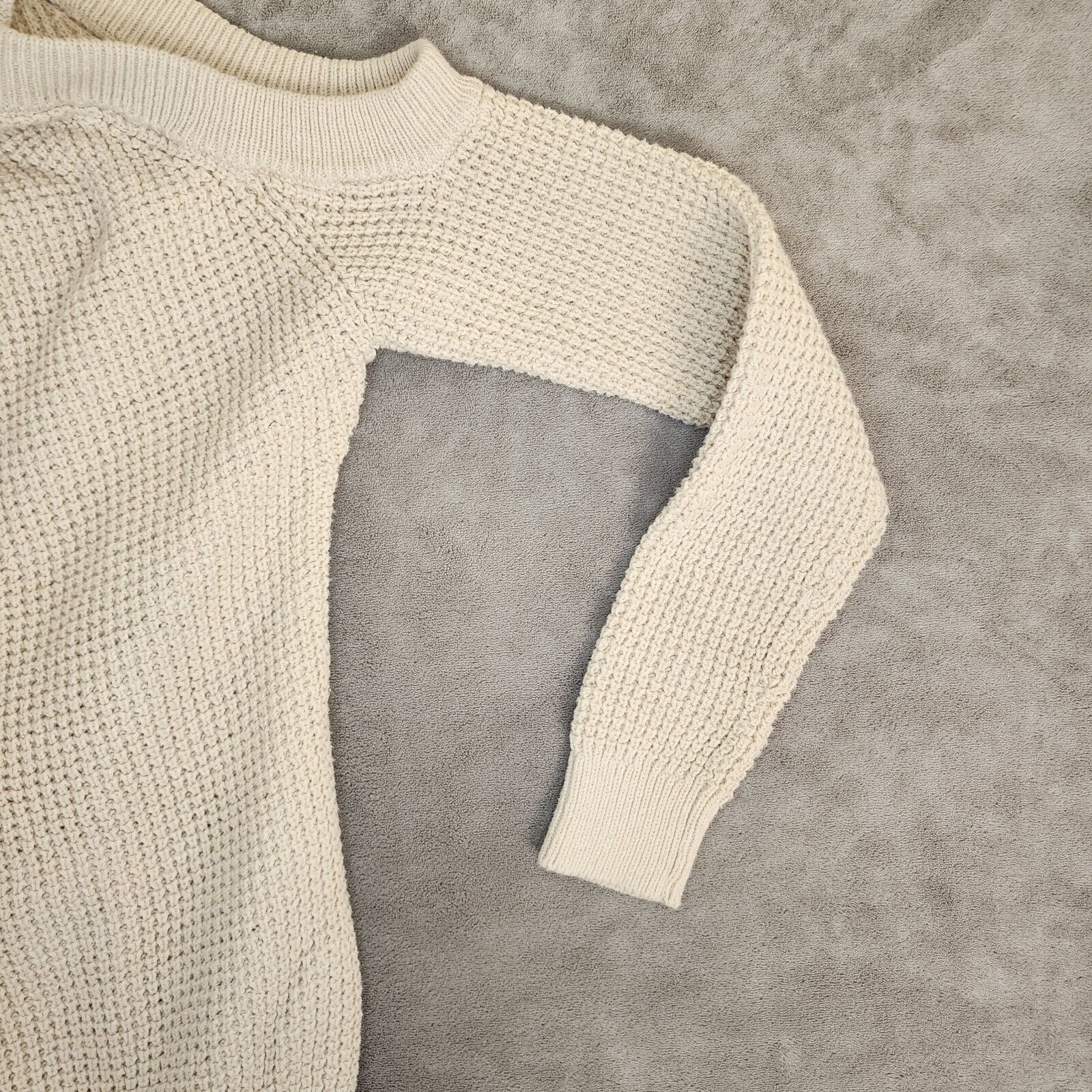 Guess Women's Guess Ivory Cold Shoulder Pullover Sweater S Size S / US 4 / IT 40 - 3 Thumbnail