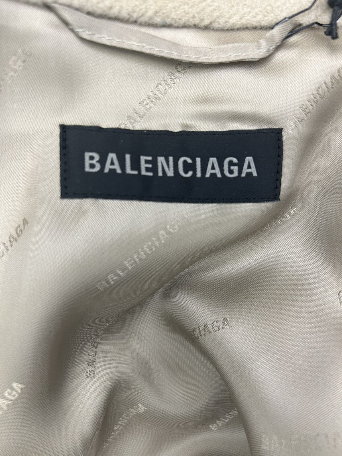 Balenciaga Balenciaga Oversized Brushed Coat in Camel Size US S / EU 44-46 / 1 - 3 Thumbnail