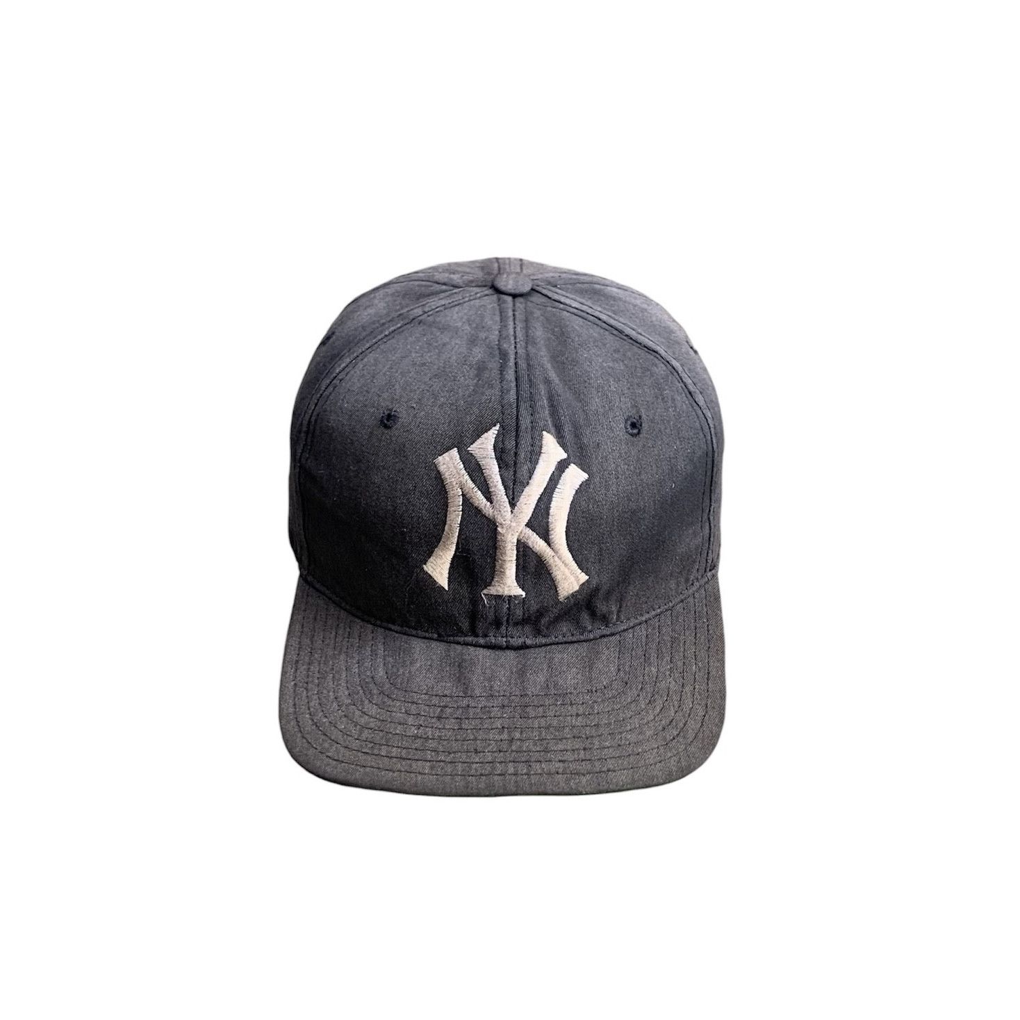 image of Vintage New York Yankees Starter Snapback Hats in Faded Black, Men's