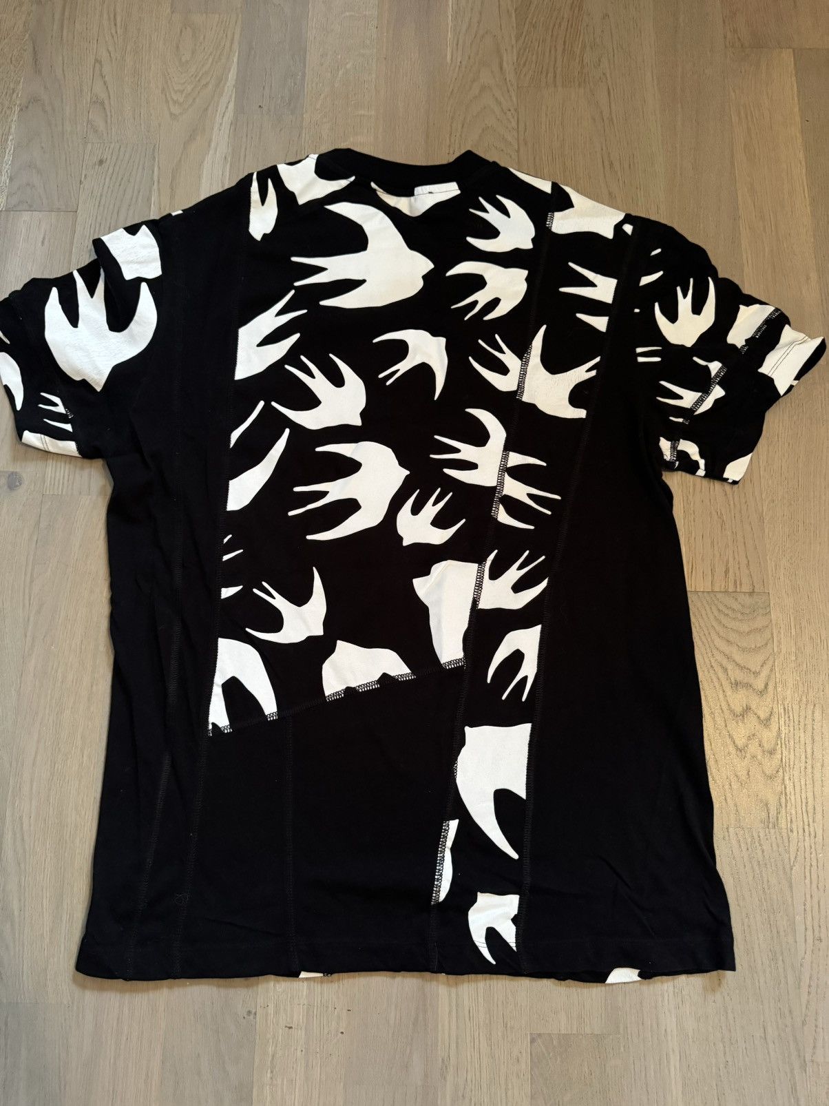 Alexander McQueen ALEXANDER MCQUEEN tshirt SEE sizes IN PHOTOS BY TAPE MEASURE Size US S / EU 44-46 / 1 - 13 Thumbnail