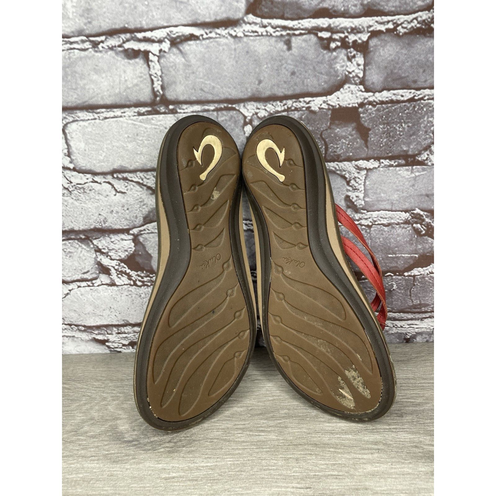 Olukai Olukai U'I-W Red Leather Thong FlipFlop Casual Slide Sandals Size US 8 / IT 38 - 18 Thumbnail