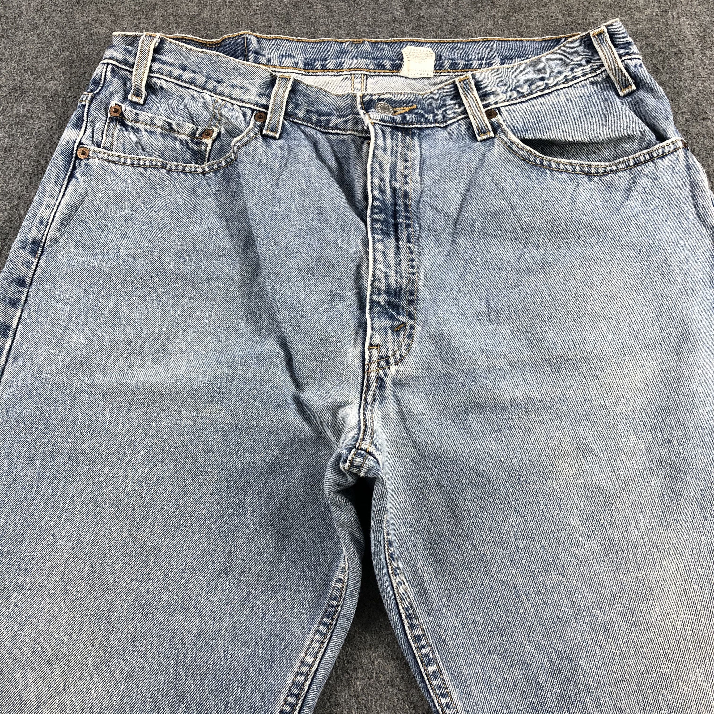 90s Vintage Light Wash Levis 505 Jeans-J2065