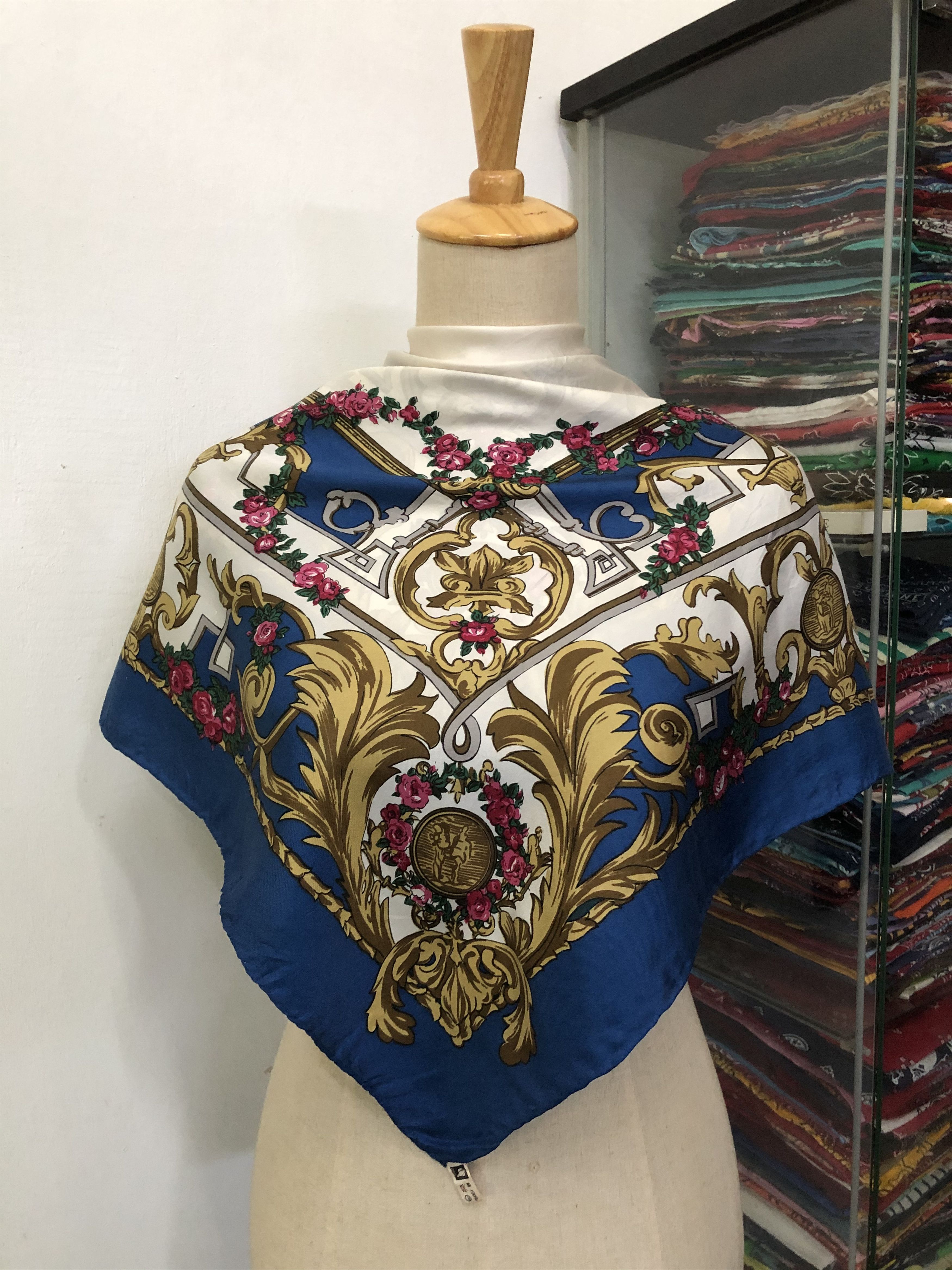 Vintage Vintage Silk Scarf Size ONE SIZE - 1 Thumbnail