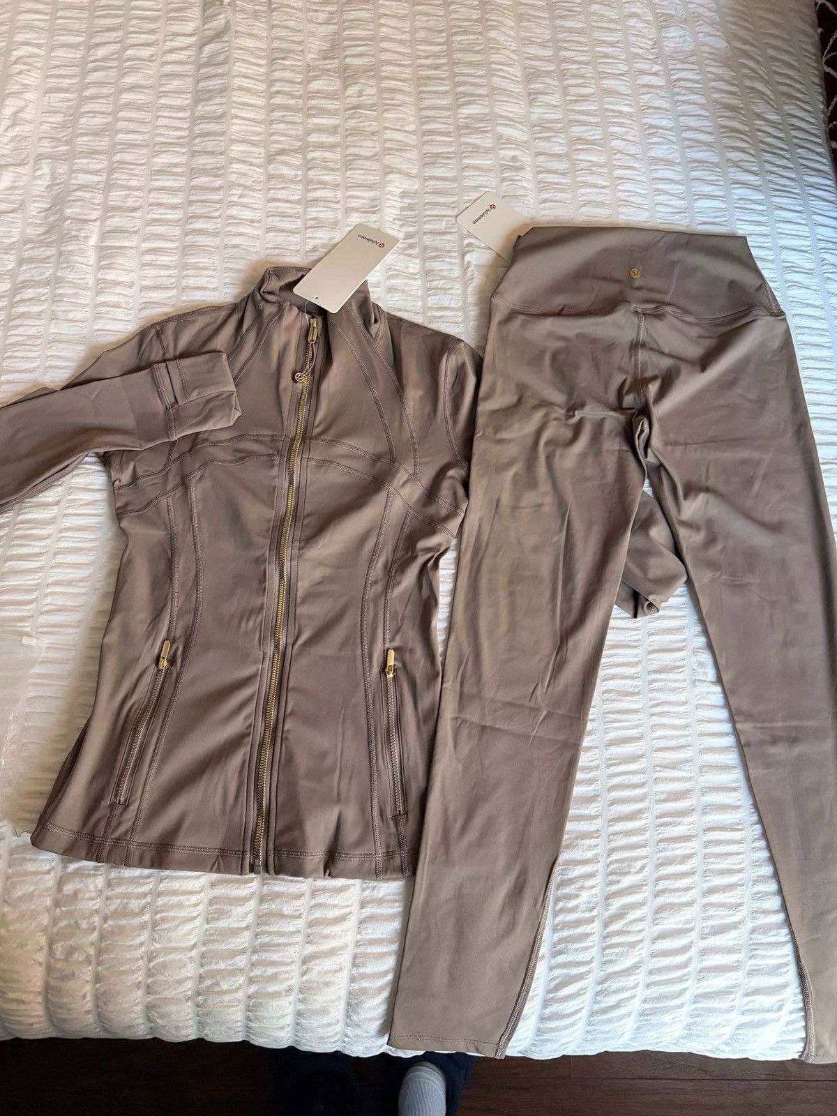 Lululemon Cropped Grey Lululemon Set Size:2 Size XS / US 0-2 / IT 36-38 - 2 Thumbnail