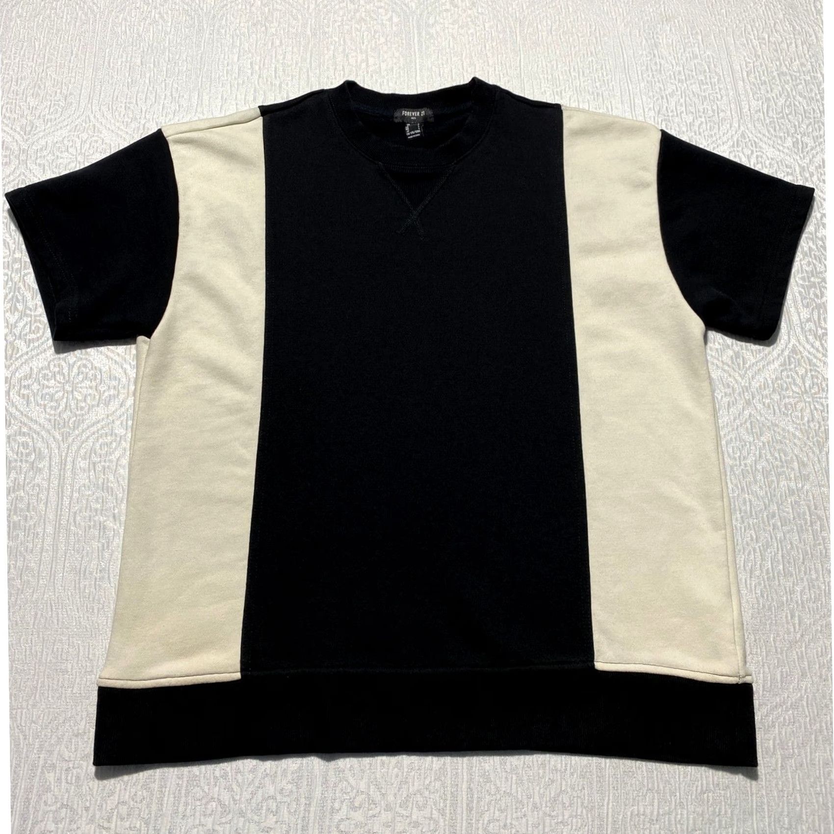 Forever 21 Forever 21 Men Short Sleeve Sweatshirt Colorblock Crew Neck L Black Cream 52% Cotton 48% Polyester Multicolor Pullover Casual Size US L / EU 52-54 / 3 - 2 Thumbnail