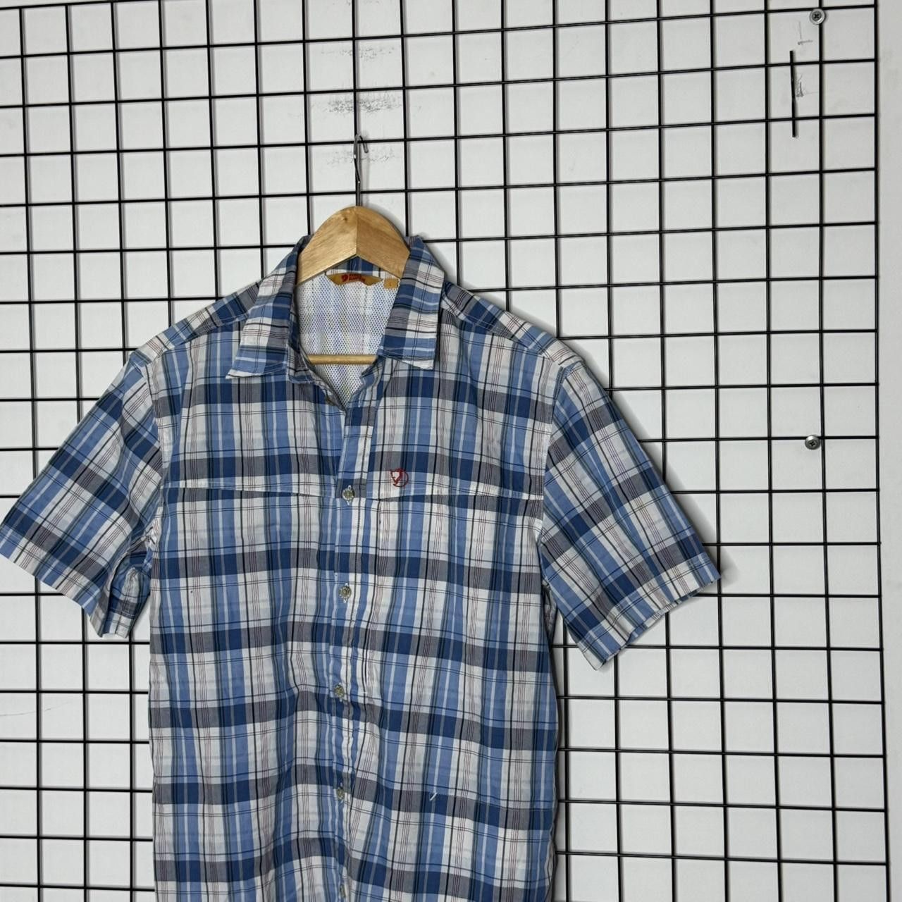 Fjallraven Fjallraven Button Up Shirt Outdoor Gorpcore Size US L / EU 52-54 / 3 - 4 Thumbnail