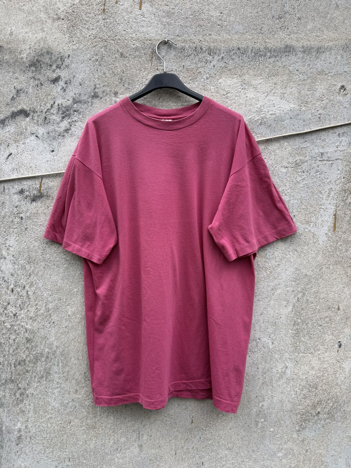 Japanese Brand Vintage Pink Blank Tee Single stitch 90s japanese basic y2k Size US L / EU 52-54 / 3 - 5 Thumbnail