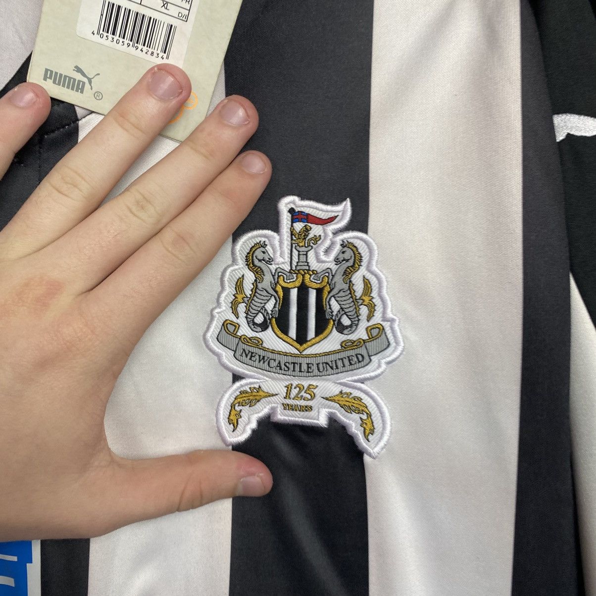 Puma Mens Puma Newcastle United Big Logo home soccer jersey Size US XL / EU 56 / 4 - 3 Thumbnail