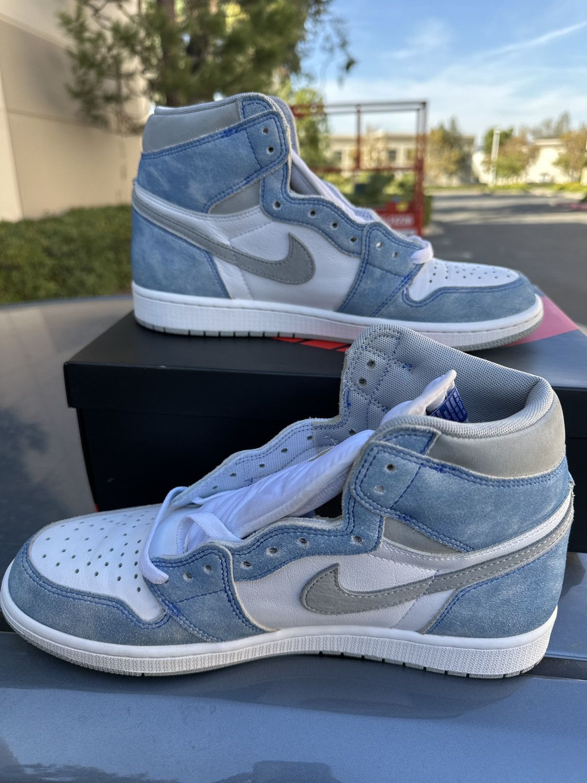 Jordan Brand Jordan 1 hyper royal Size US 11 / EU 44 - 5 Thumbnail