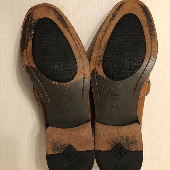 Donald Pliner Donald J pliner mens leather slip on loafers dress shoes 9.5 Size US 9.5 / EU 42-43 - 6 Thumbnail