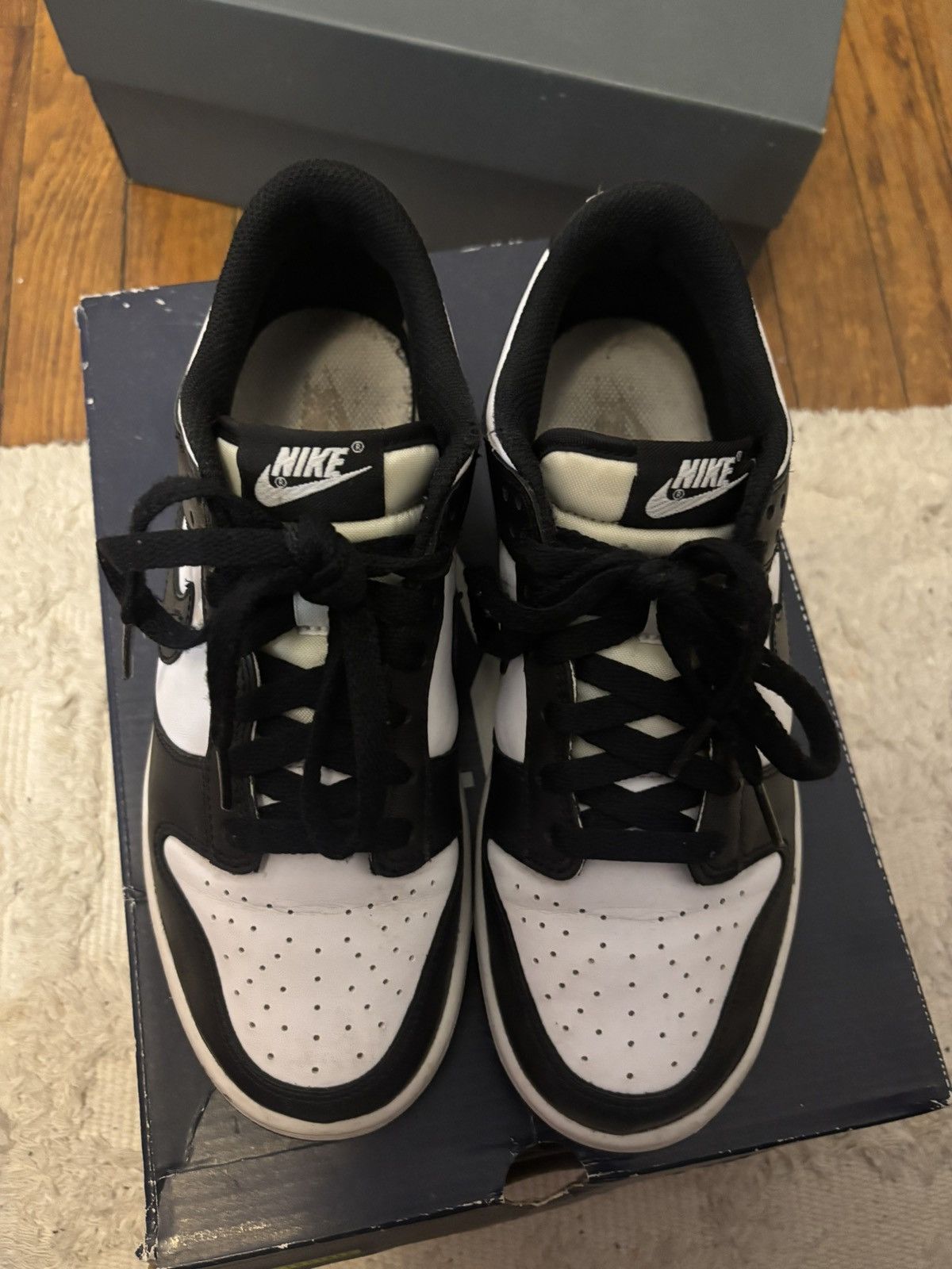 Nike Panda Dunk low Size 6.5 Y Size US 6.5 / EU 39-40 - 3 Thumbnail