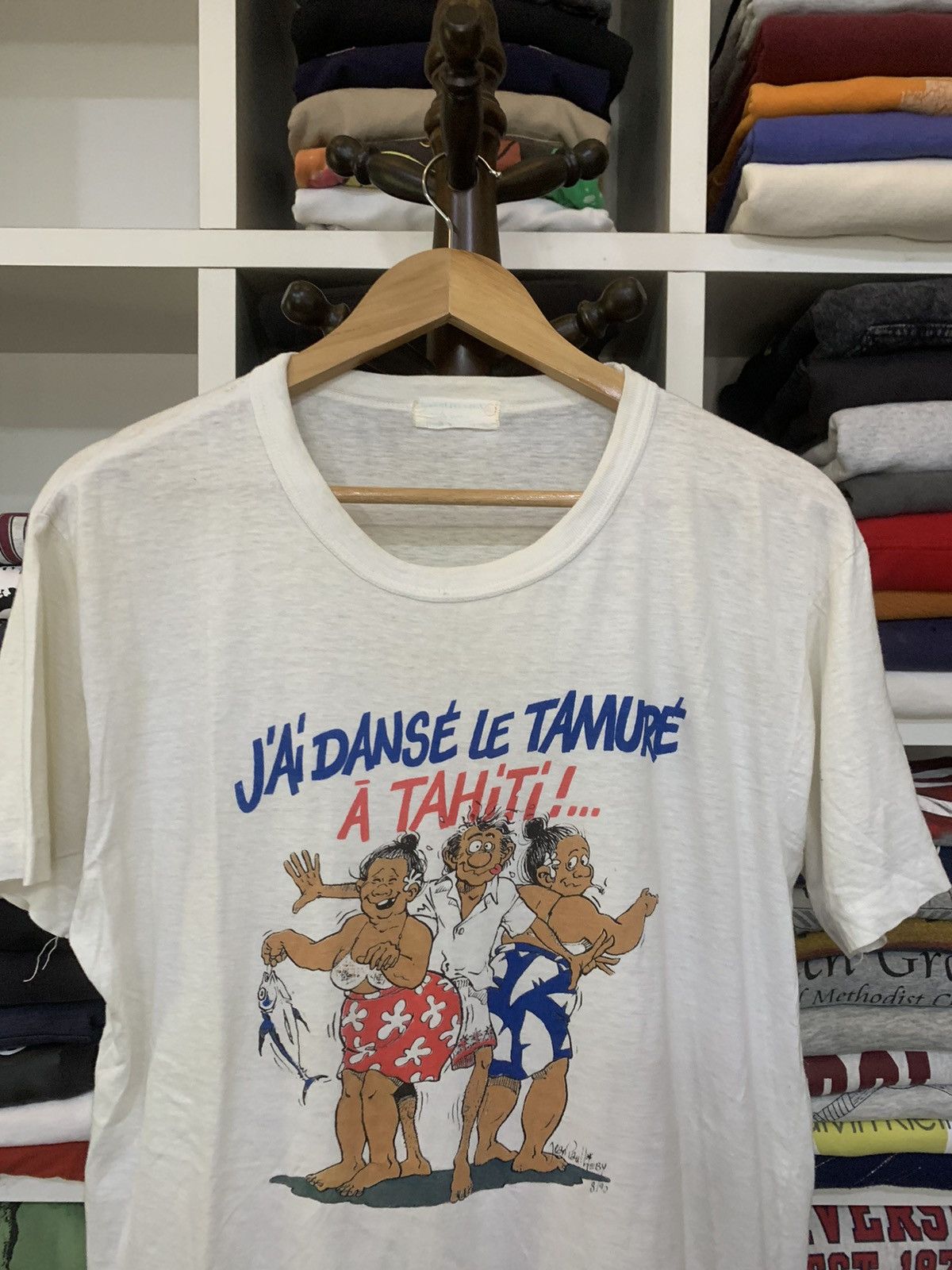 Vintage Vintage Jai Danse Le Tamure A Tahiti Size US L / EU 52-54 / 3 - 5 Thumbnail