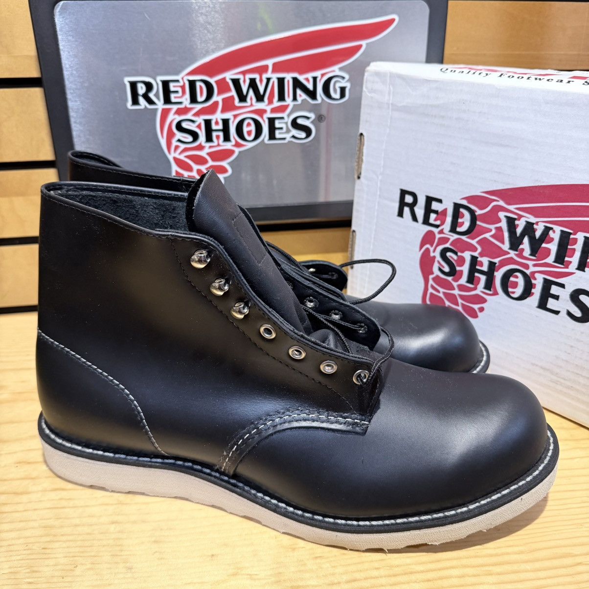 RED WING ブラック Red Wing Red Wing 650 16” Black Chrome Leather Lineman | Grailed