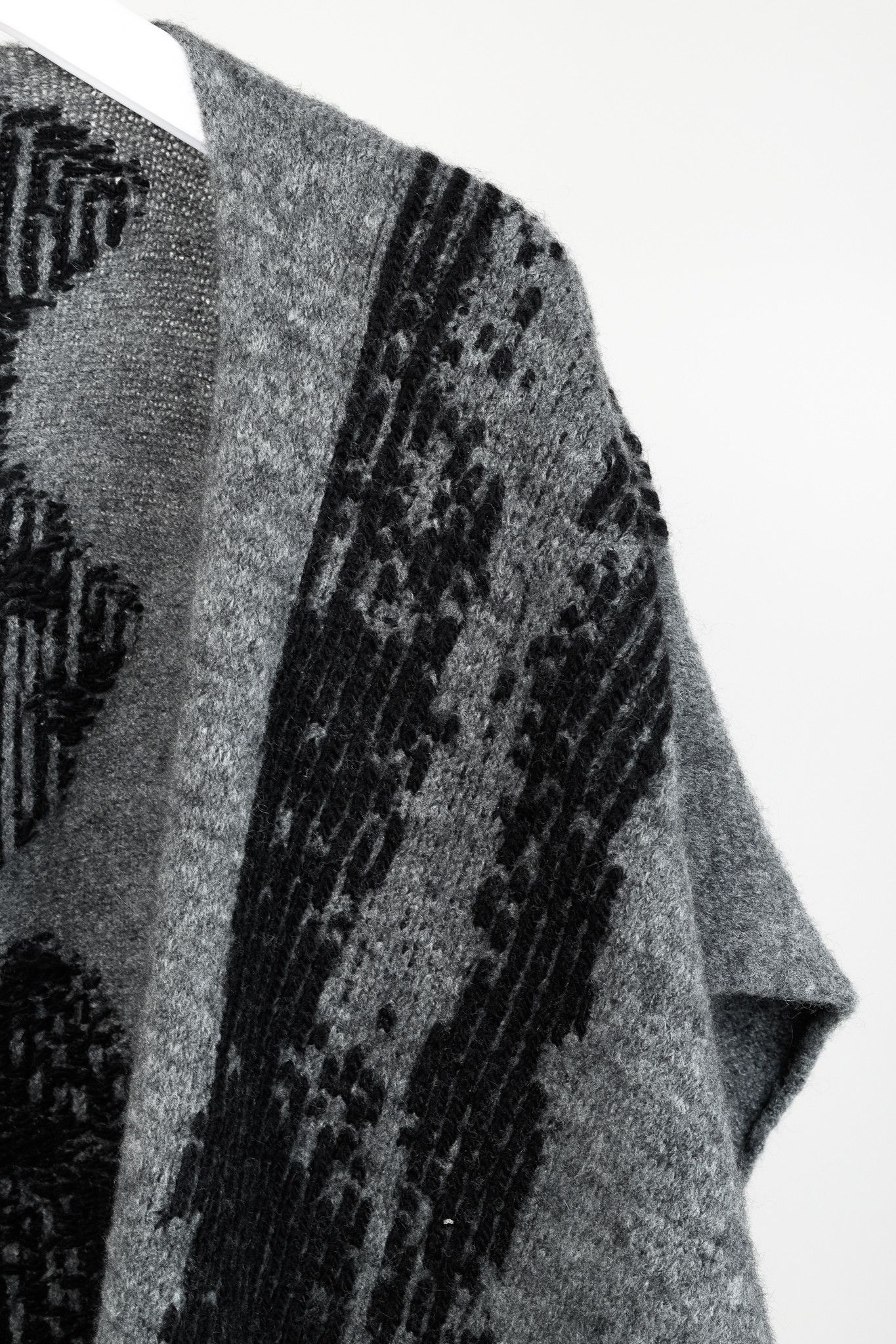 Other Crea Concept AW/19 Abstract-Embroidery Knit Shawl Size ONE SIZE - 4 Thumbnail