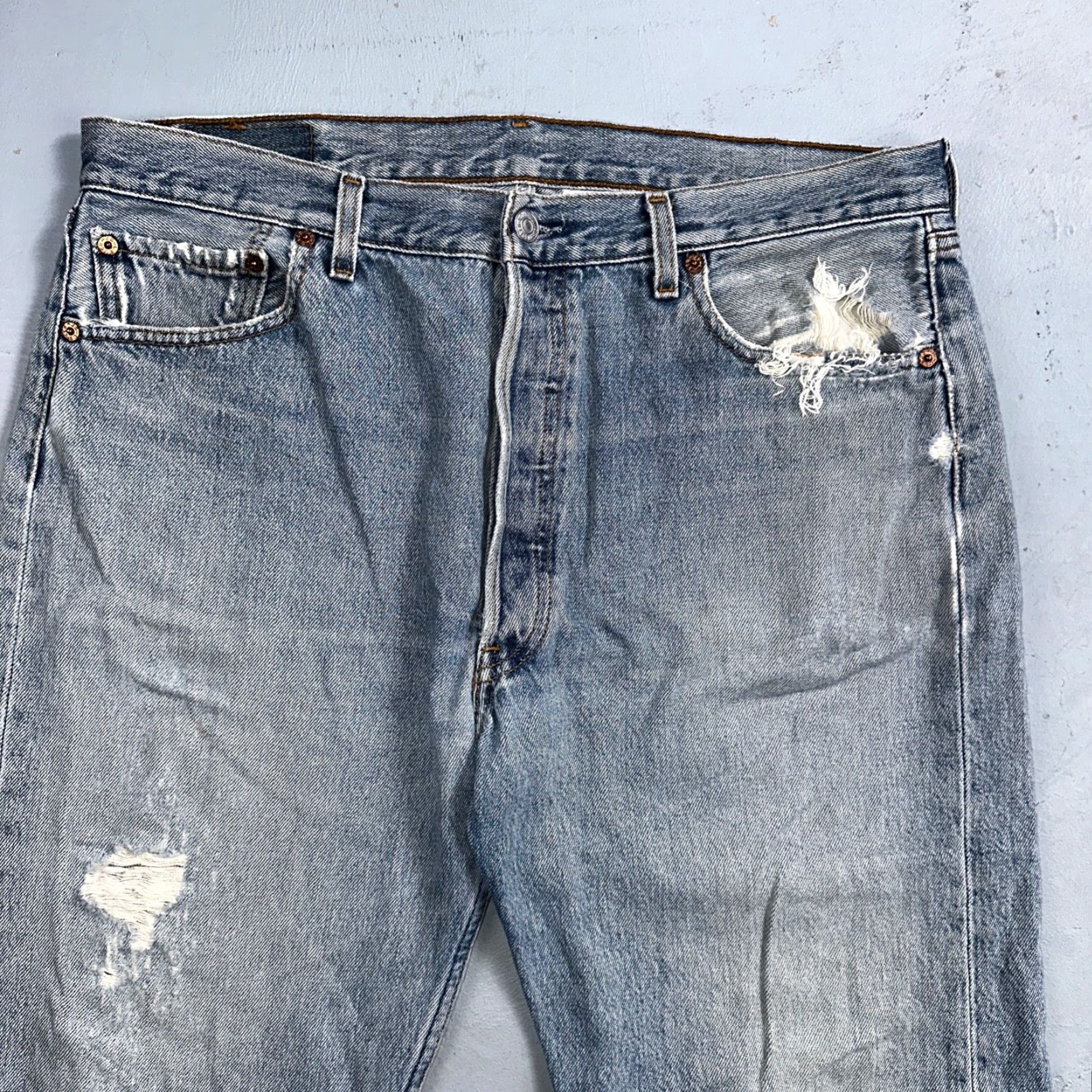 Levi's VINTAGE Levi's 501 Jeans 90s Straight Light Wash 36x29 Mens Blue Denim Cotton Regular 36 501 Series Size US 36 / EU 52 - 2 Thumbnail