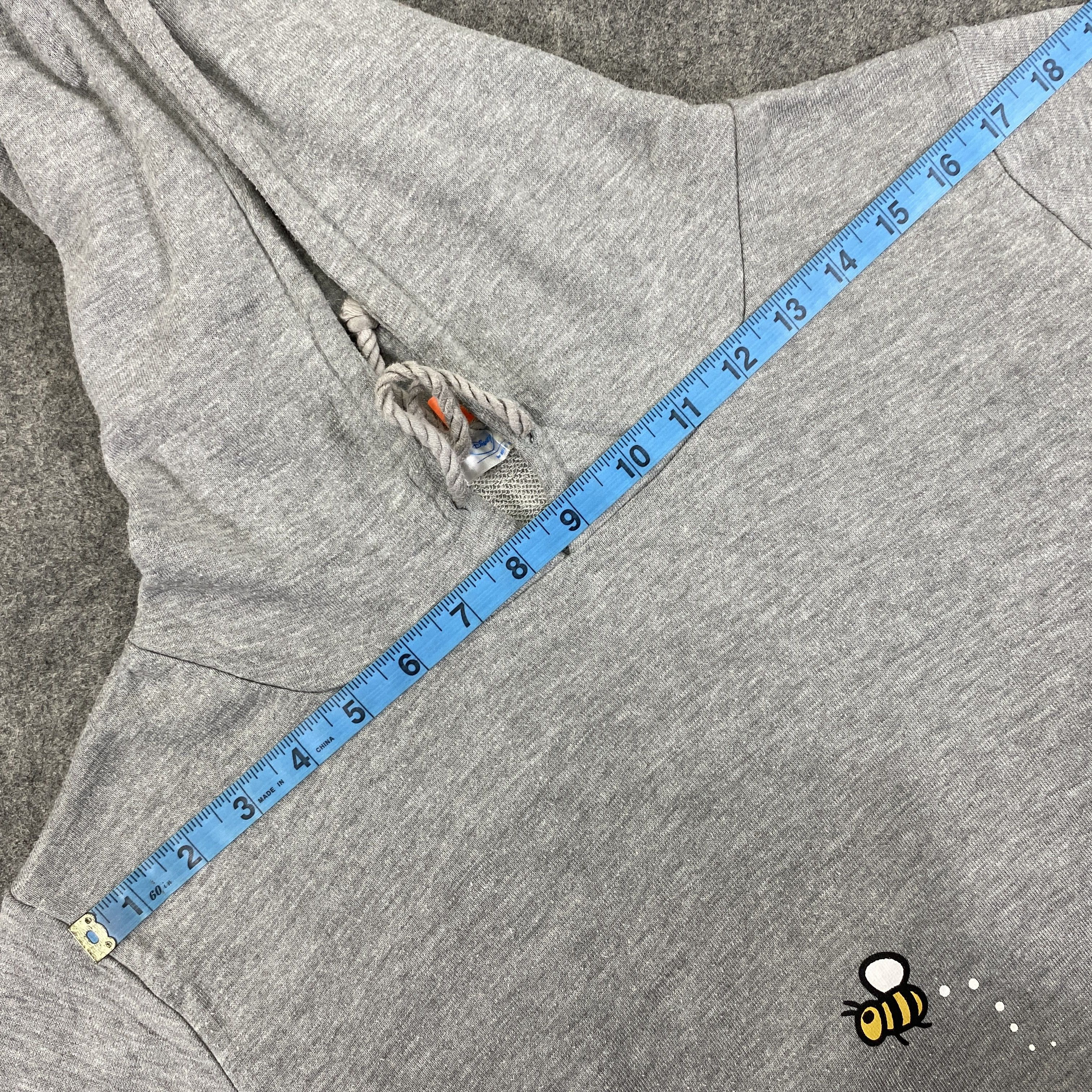 Japanese Brand Vintage Disney Pooh Big Design Hoodie - SW051 Size US S / EU 44-46 / 1 - 4 Thumbnail