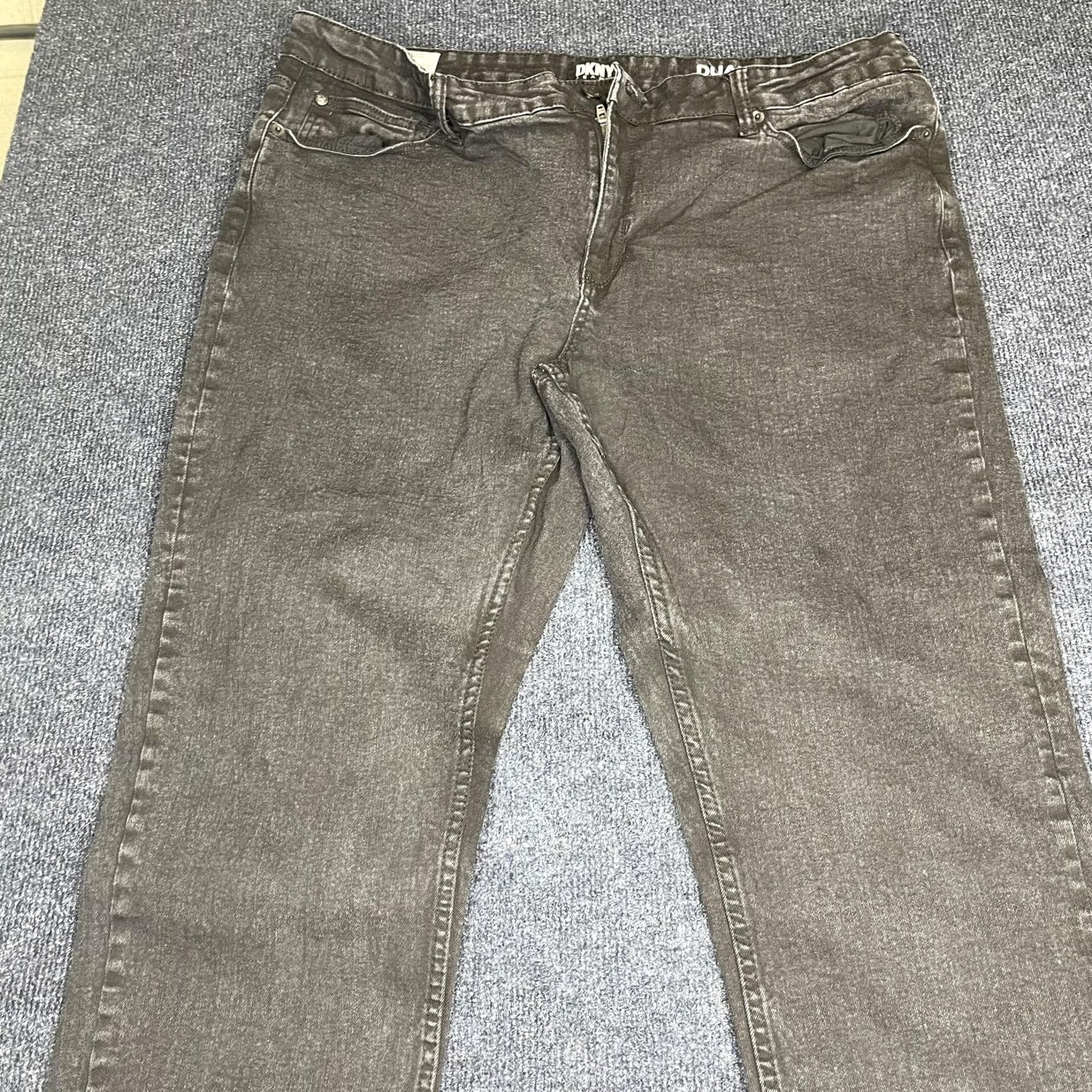 DKNY DKNY Jeans Duane Straight Fit Jeans 38x32 Gray Stretch Denim Pants Mens Regular 38 Waist 32 Inseam Cotton Blend Pockets Zip Fly Dasign DKNY Jeans Size US 38 / EU 54 - 2 Thumbnail