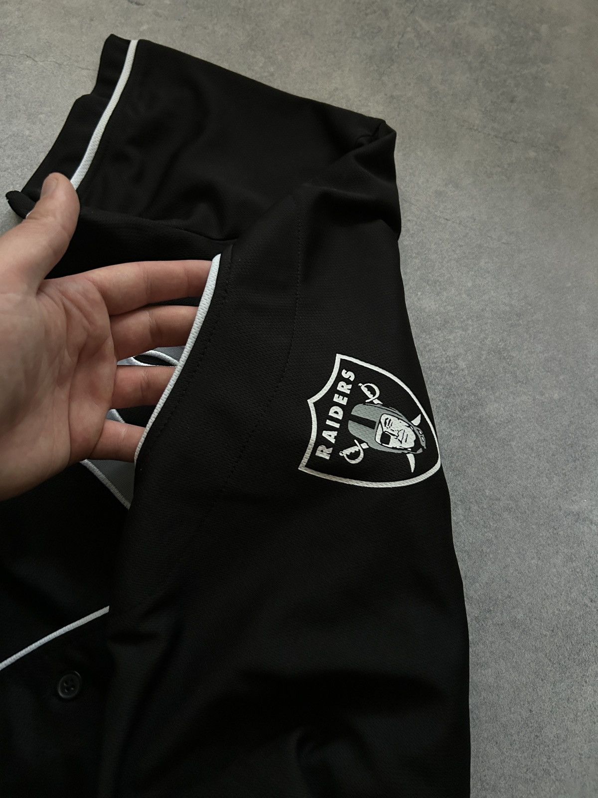 NFL Raiders Oakland Big logo Jersey mens Size US M / EU 48-50 / 2 - 5 Thumbnail