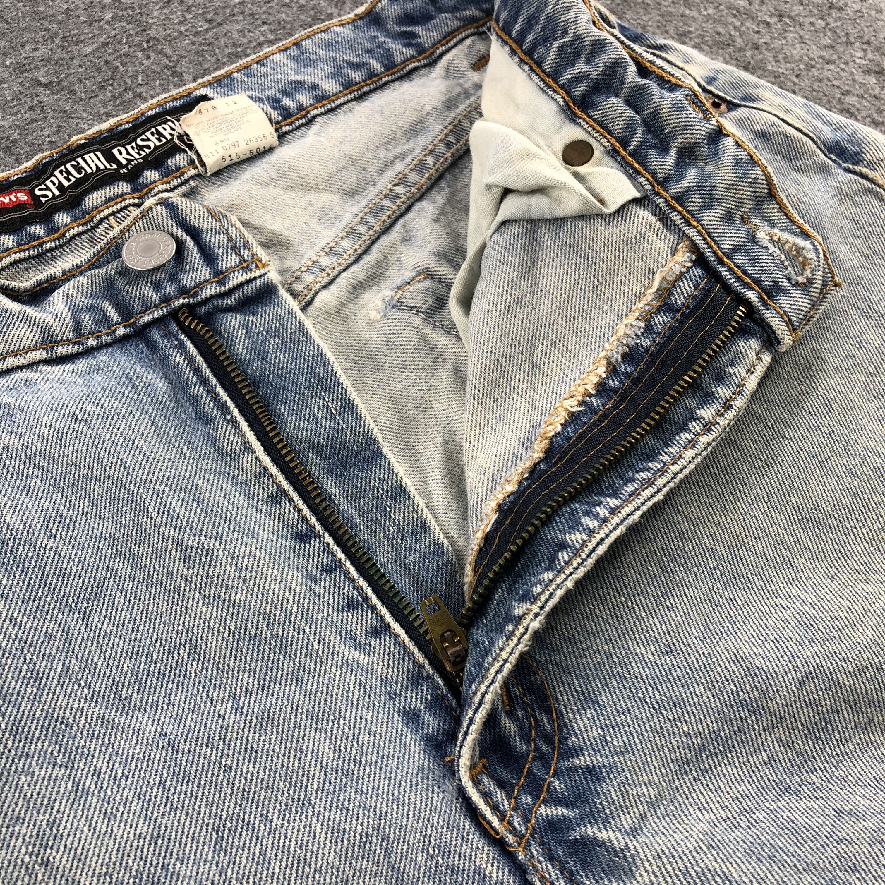 Levi's Vintage 90s Levis 515 Jeans Medium Wash Denim KJ431 Size US 33 - 8 Thumbnail