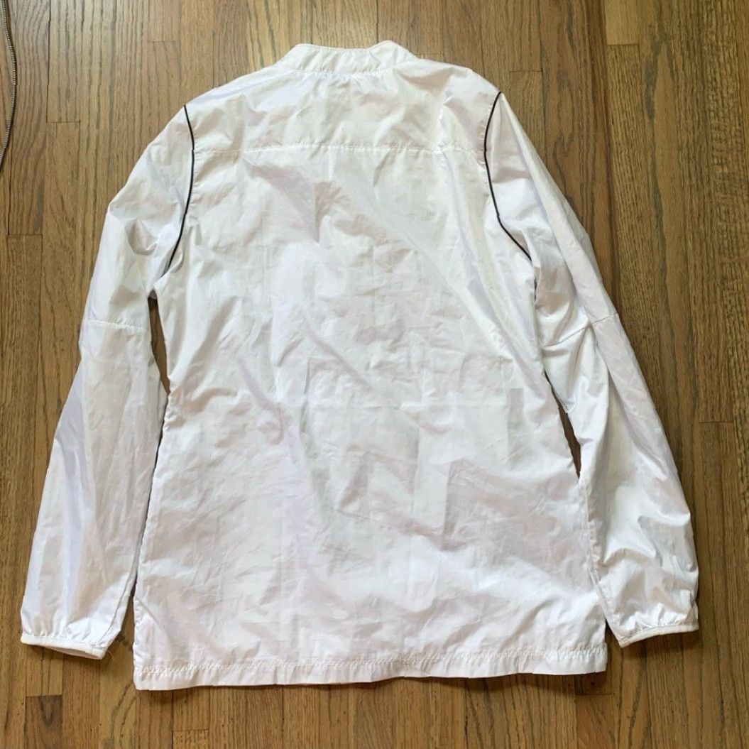 Nike Nike lightweight windbreaker jacket Nike white windbreaker jacket Women S White Nylon Basic Jacket Running Lightweight Windbreaker S Womens Size S / US 4 / IT 40 - 6 Thumbnail