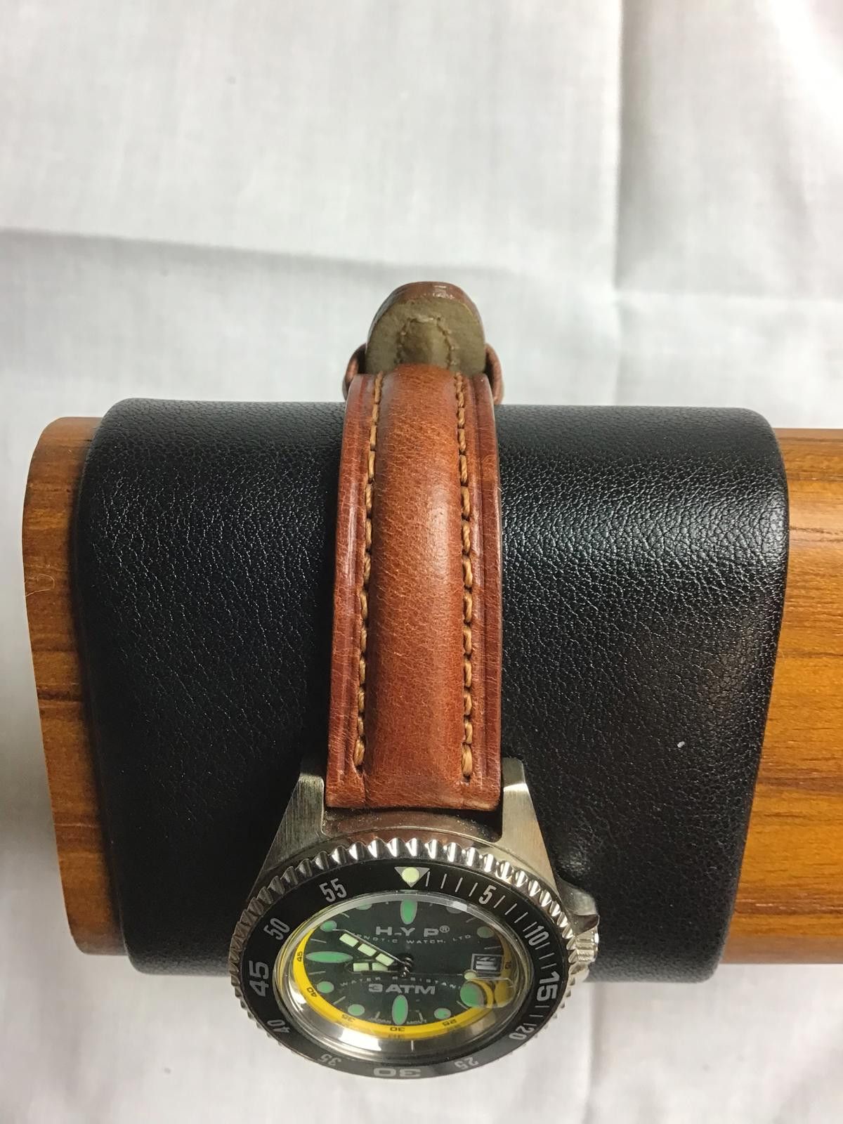 Hypebeast HYP Women's Quartz Watch with Brown Leather Strap Size ONE SIZE - 2 Thumbnail