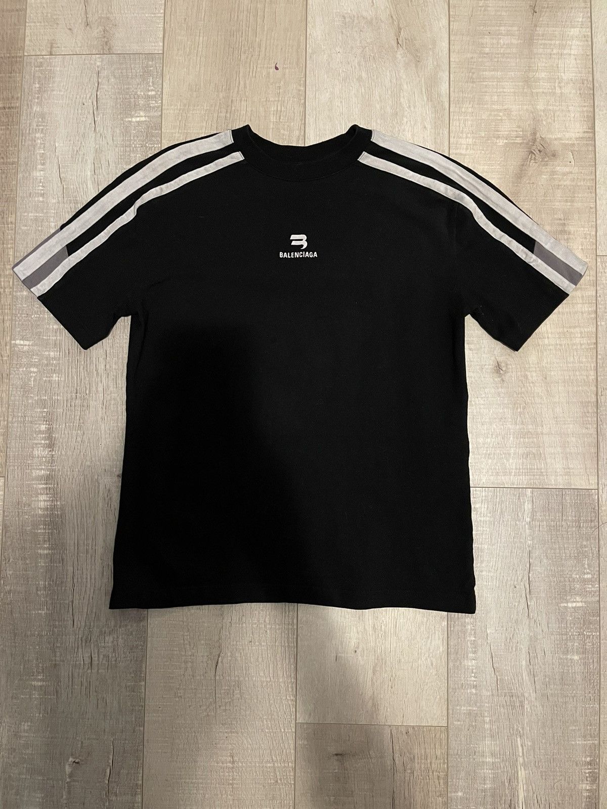 【BALENCIAGA】SPORTY B スイム Tシャツ Balenciaga Sporty B Medium Fit T-Shirt Black/White Men's