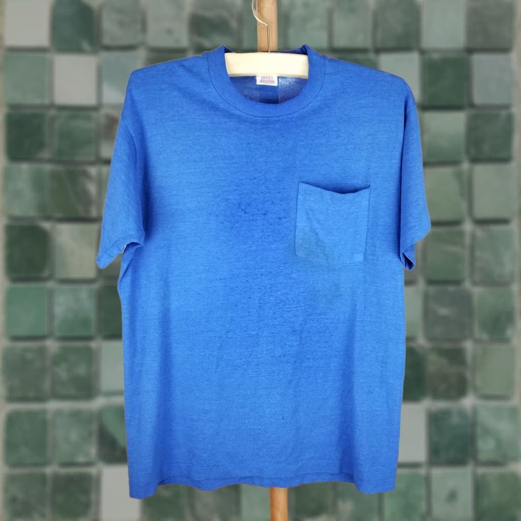 Vintage VINTAGE BVD ONE POCKET GRADIENT SUN FADED DISTRESSED BLUE T-SHIRT SZ LARGE Size US L / EU 52-54 / 3 - 1 Thumbnail