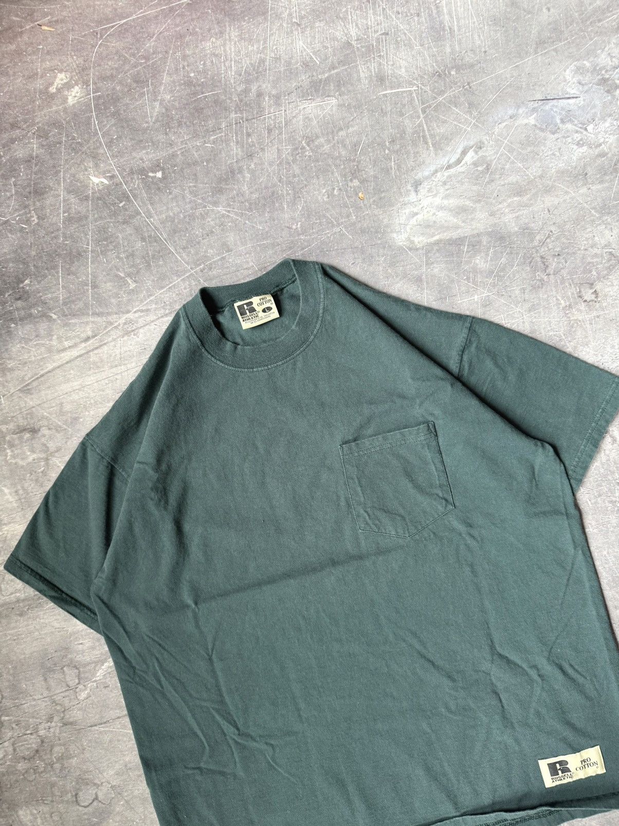 Russell Athletic Vintage 90s Russell Athletic T-Shirt (L) Size US L / EU 52-54 / 3 - 2 Thumbnail