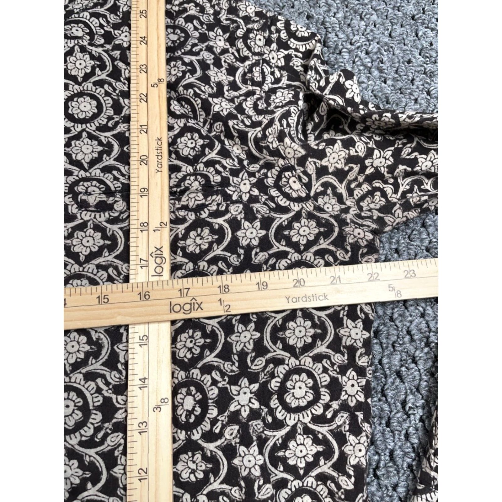 Vintage VINTAGE Fabindia Band Collar Shirt Mens M Black Geometric 40 Button-Up Long Sleeve Henley Casual Retro Hippie Shirt Size US M / EU 48-50 / 2 - 6 Thumbnail