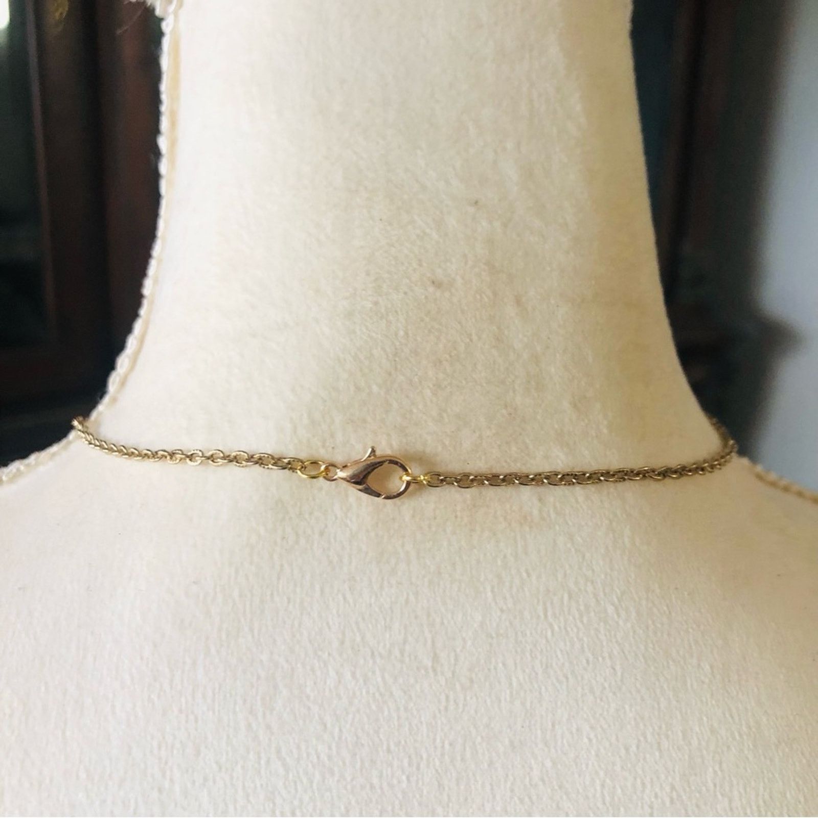 Vintage Vintage gold etched cross pendant on chain necklace Size ONE SIZE - 7 Thumbnail