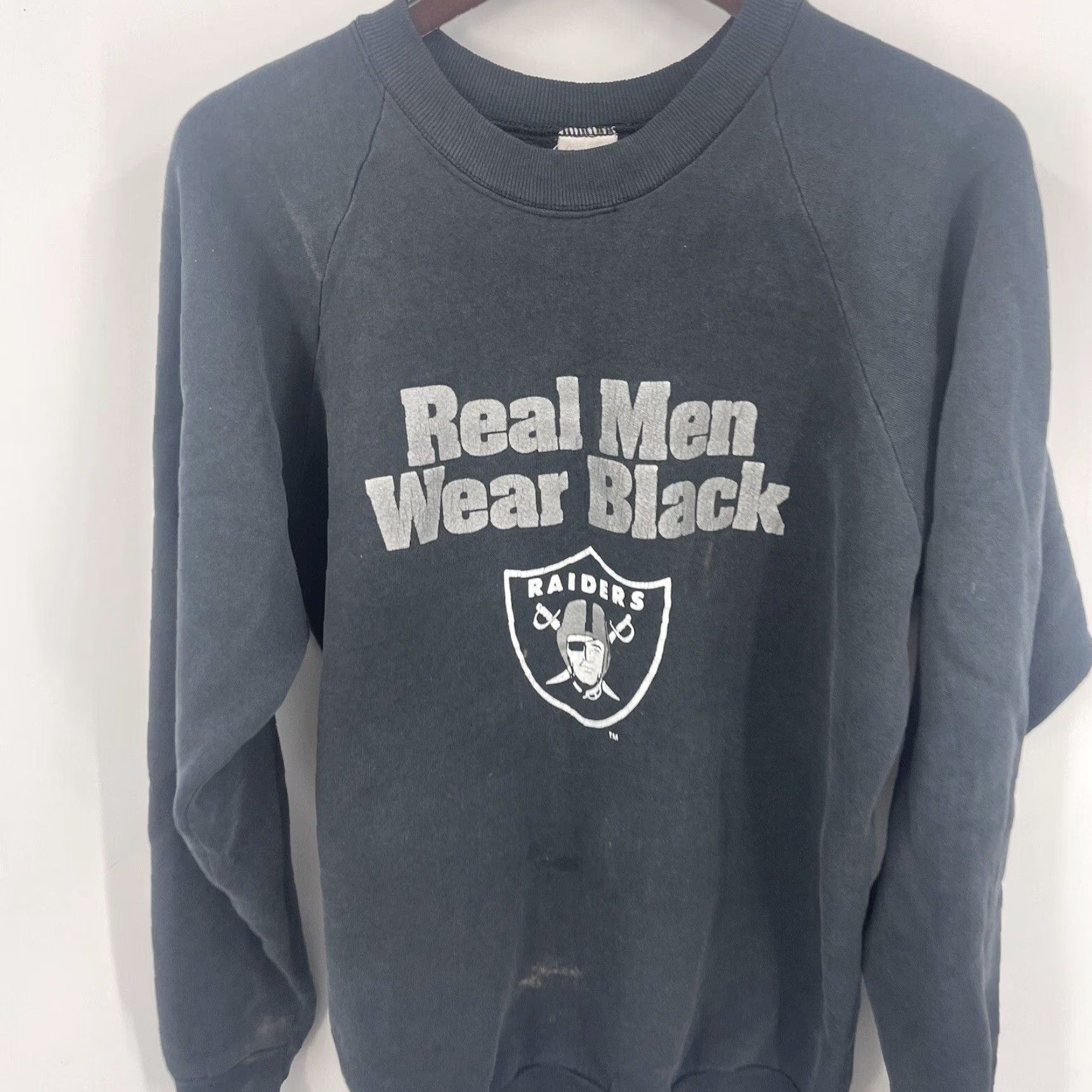Fruit Of The Loom VINTAGE NFL Raiders Real Men Wear Black Sweatshirt XL Black Fruit of the Loom Adult XL 1990s NFL Merch Mens Size US XL / EU 56 / 4 - 2 Thumbnail