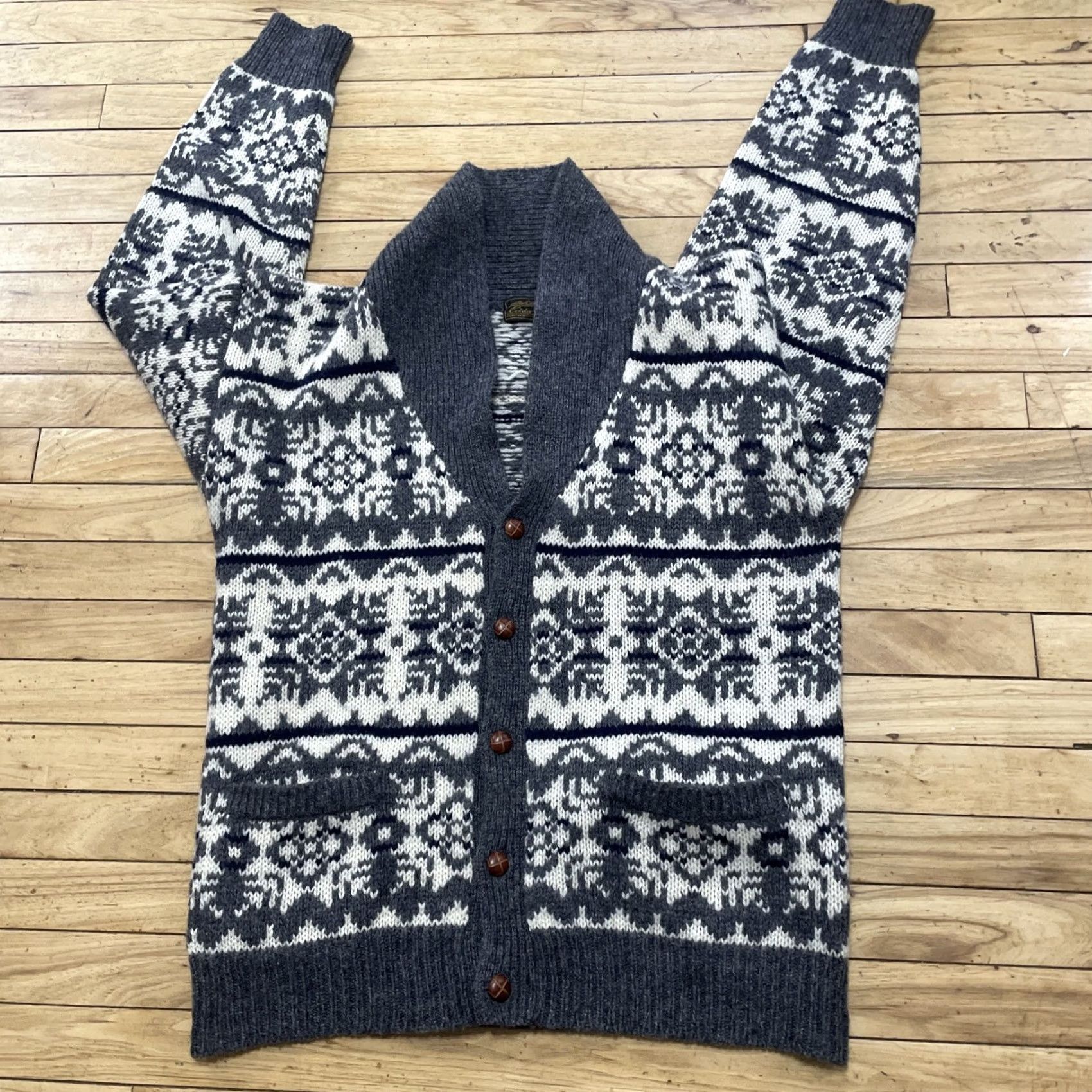 Eddie Bauer VINTAGE Eddie Bauer Cardigan Men L Wool Geometric Knit Crew Neck Blue Gray Capsule 80s 90s Nordic Pattern Christmas Holiday Americana Rustic Size US L / EU 52-54 / 3 - 3 Thumbnail