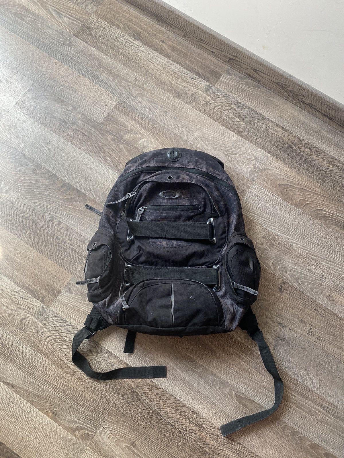 image of 2000S Oakley Icon 2.0 Backpack Vintage Bag Sandbag Tactical in Black, Men's