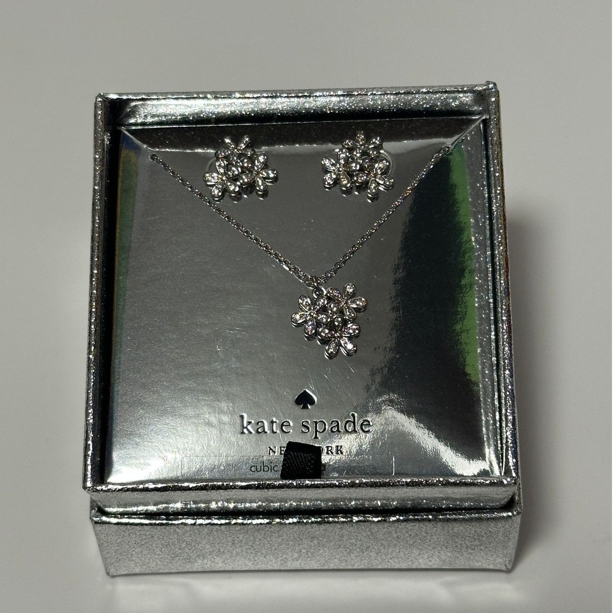 Kate Spade kate Spade Gardenia Cluster Studs & Pendant Necklace set Size ONE SIZE - 1 Thumbnail