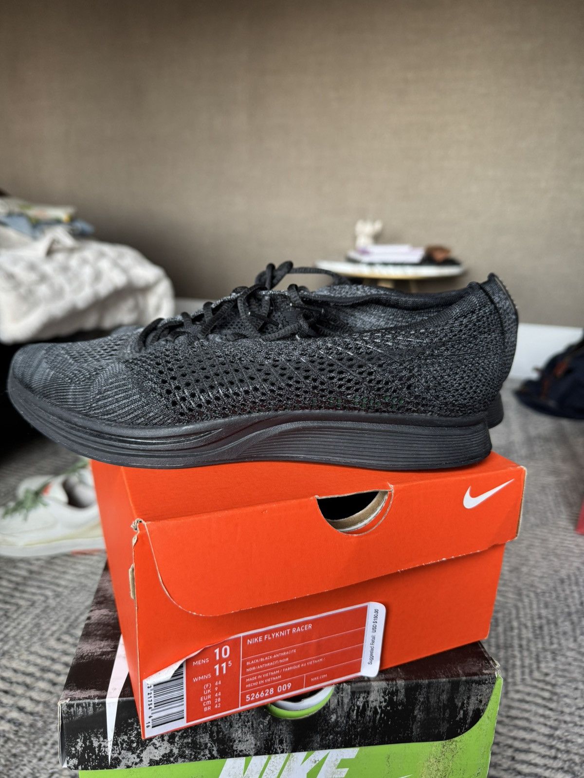 Nike Nike Flyknit Racer Size US 10 / EU 43 - 1 Thumbnail
