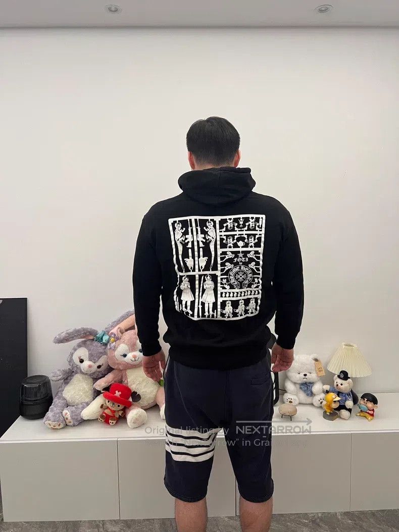 CHROME HEARTS Size L Foti family portrait printed Croce hea