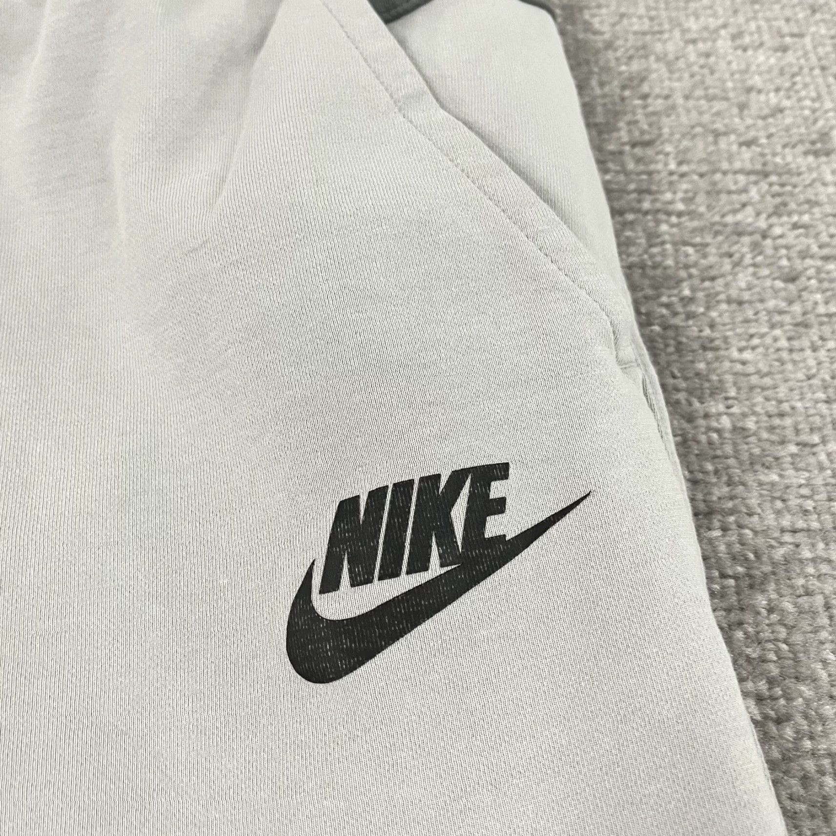 Nike Nike Tech Essentials Sweatpants Men Large / 27" Gray Colorblock Fleece Joggers Sportswear Athletic Size US 33 - 3 Thumbnail