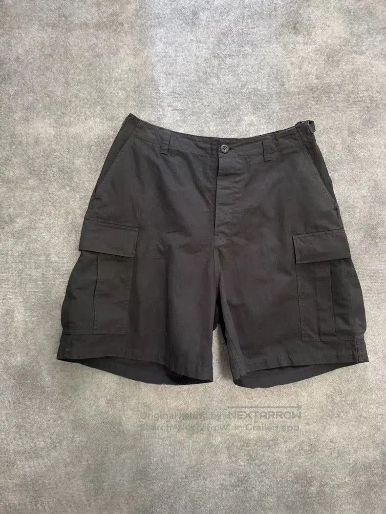 Balenciaga Balenciaga Black Cargo Shorts. Size US 28 / EU 44 - 1 Thumbnail