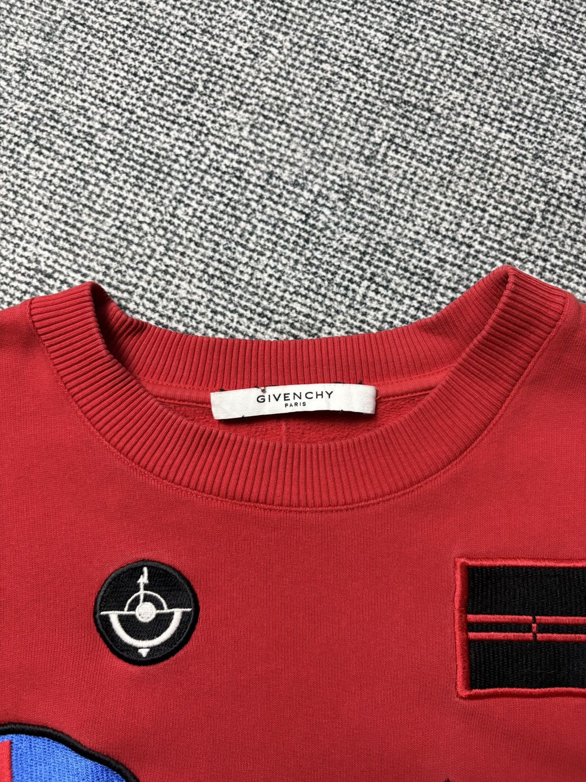 Givenchy Givenchy Embroidery Patch Crewneck Size US L / EU 52-54 / 3 - 5 Thumbnail