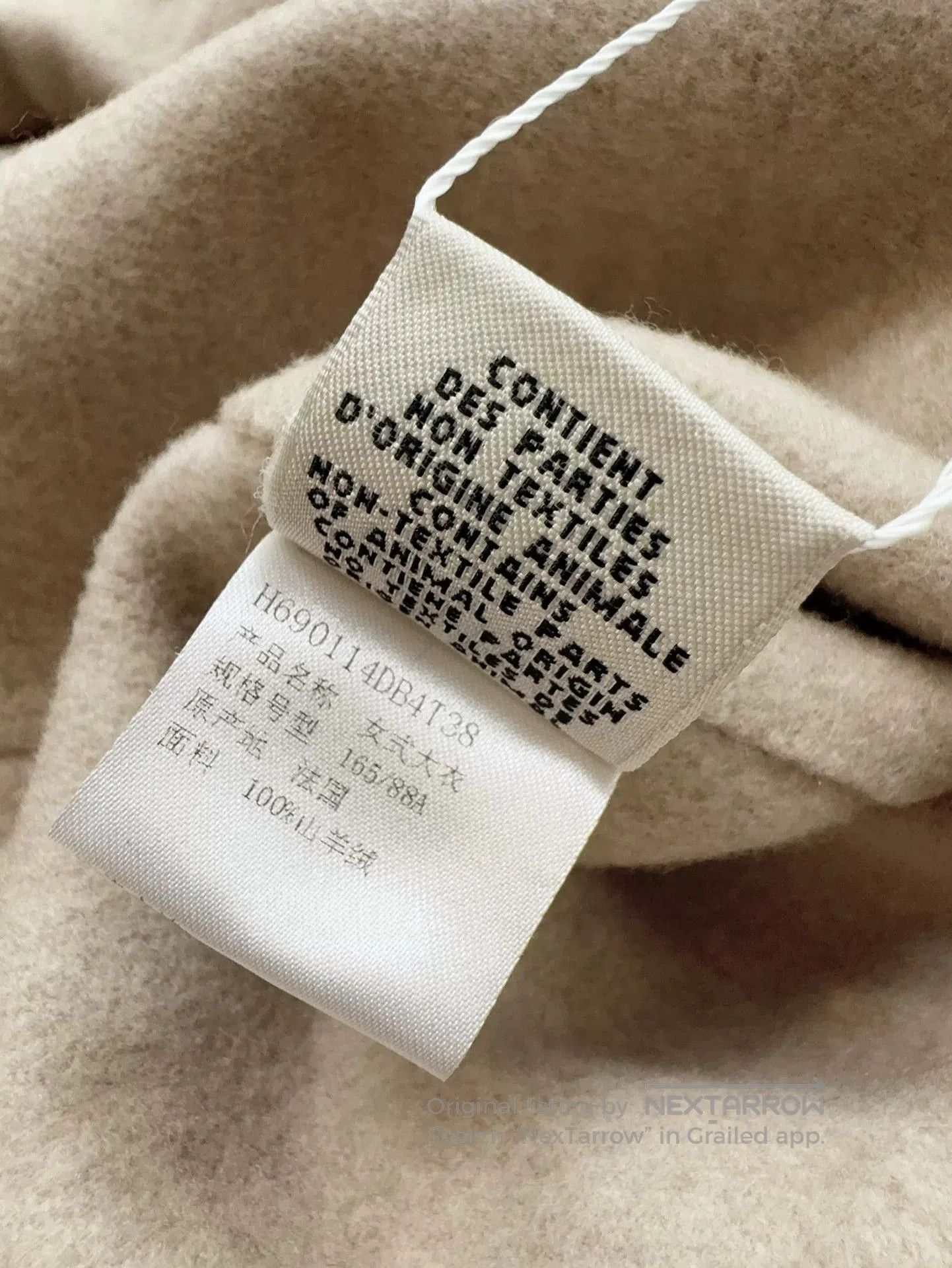 Hermes beige cashmere double-breasted overcoat for women. Size US M / EU 48-50 / 2 - 7 Thumbnail