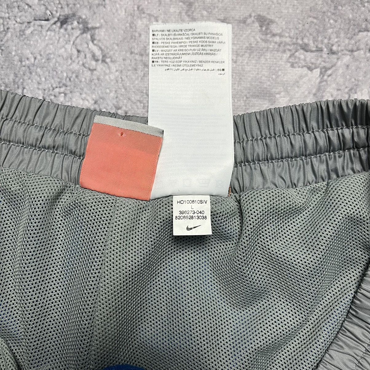 Nike Nike Nylon Track Pants Swoosh Y2K Streetwear Baggy Drill ACG Size US 34 / EU 50 - 7 Thumbnail